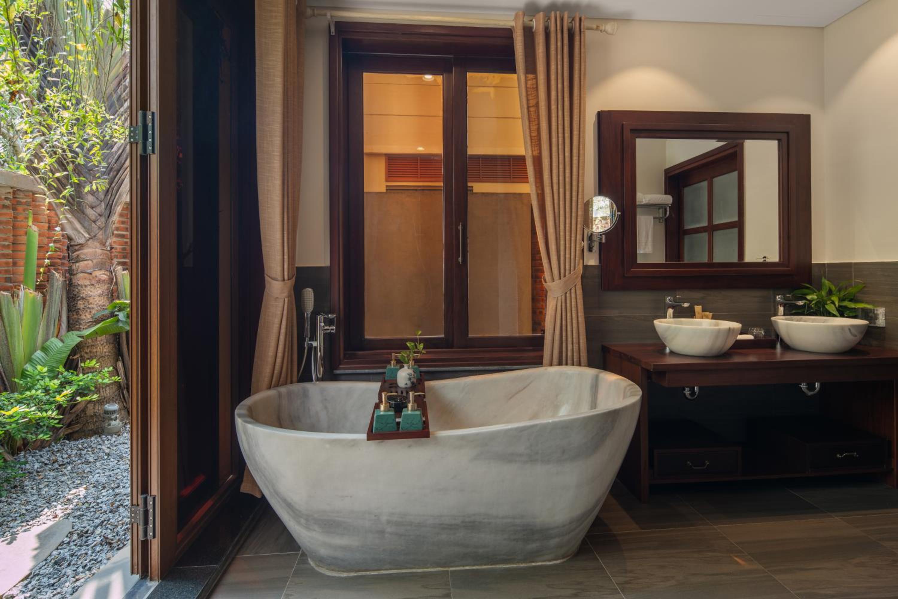 Silk Sense Hoi An River Resort - Green Luxury Escape
