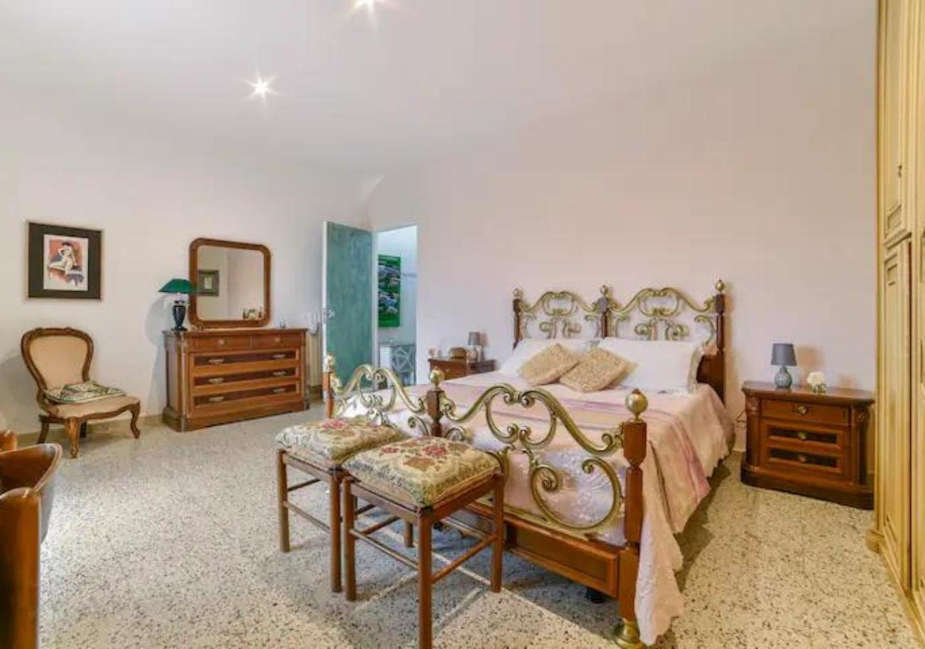 Accoglienza autentica, parcheggio e vista su Tricarico in Basilicata, Io Sono Qui view 2