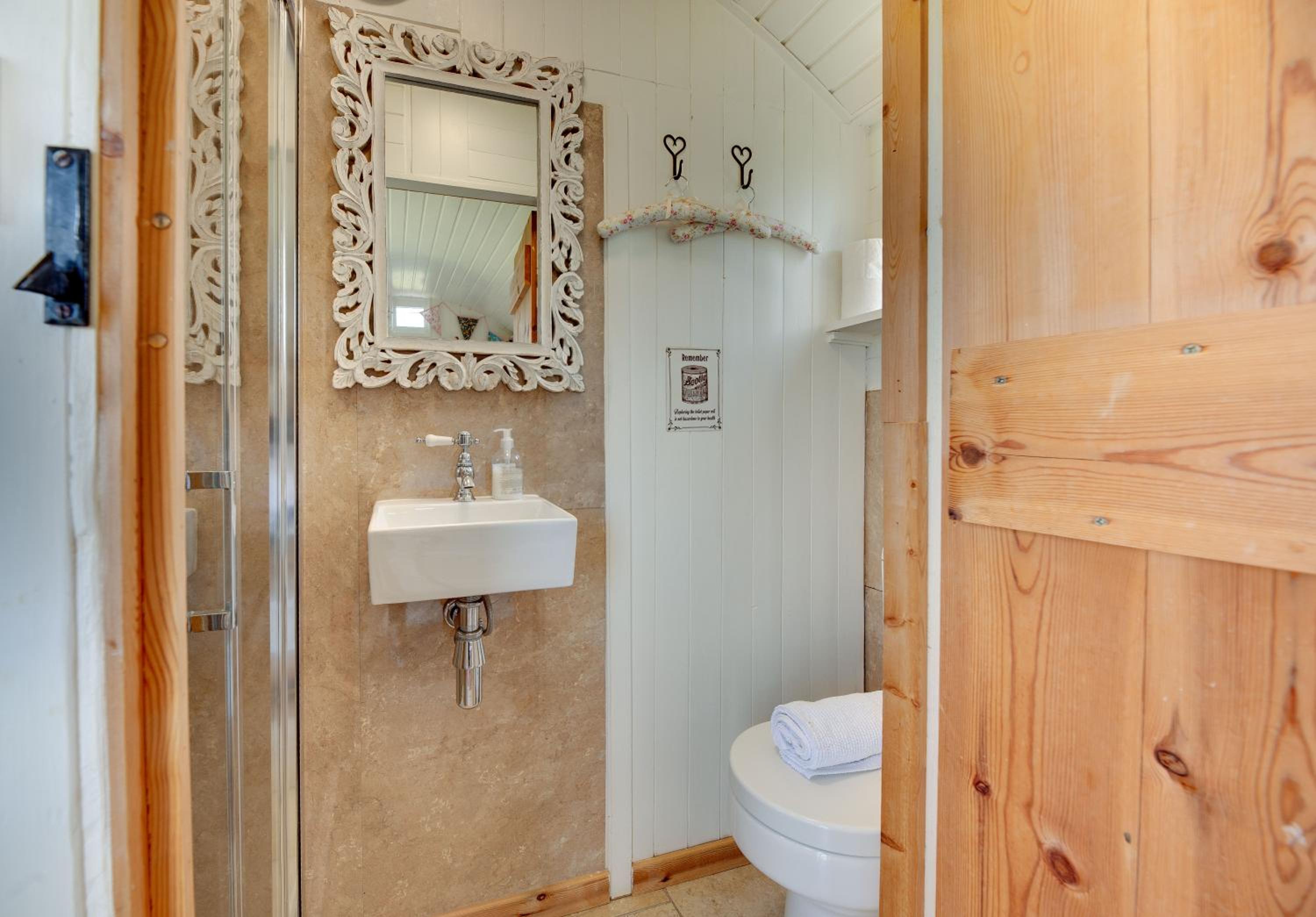 Hetton Law Shepherds Hut, Northumberland