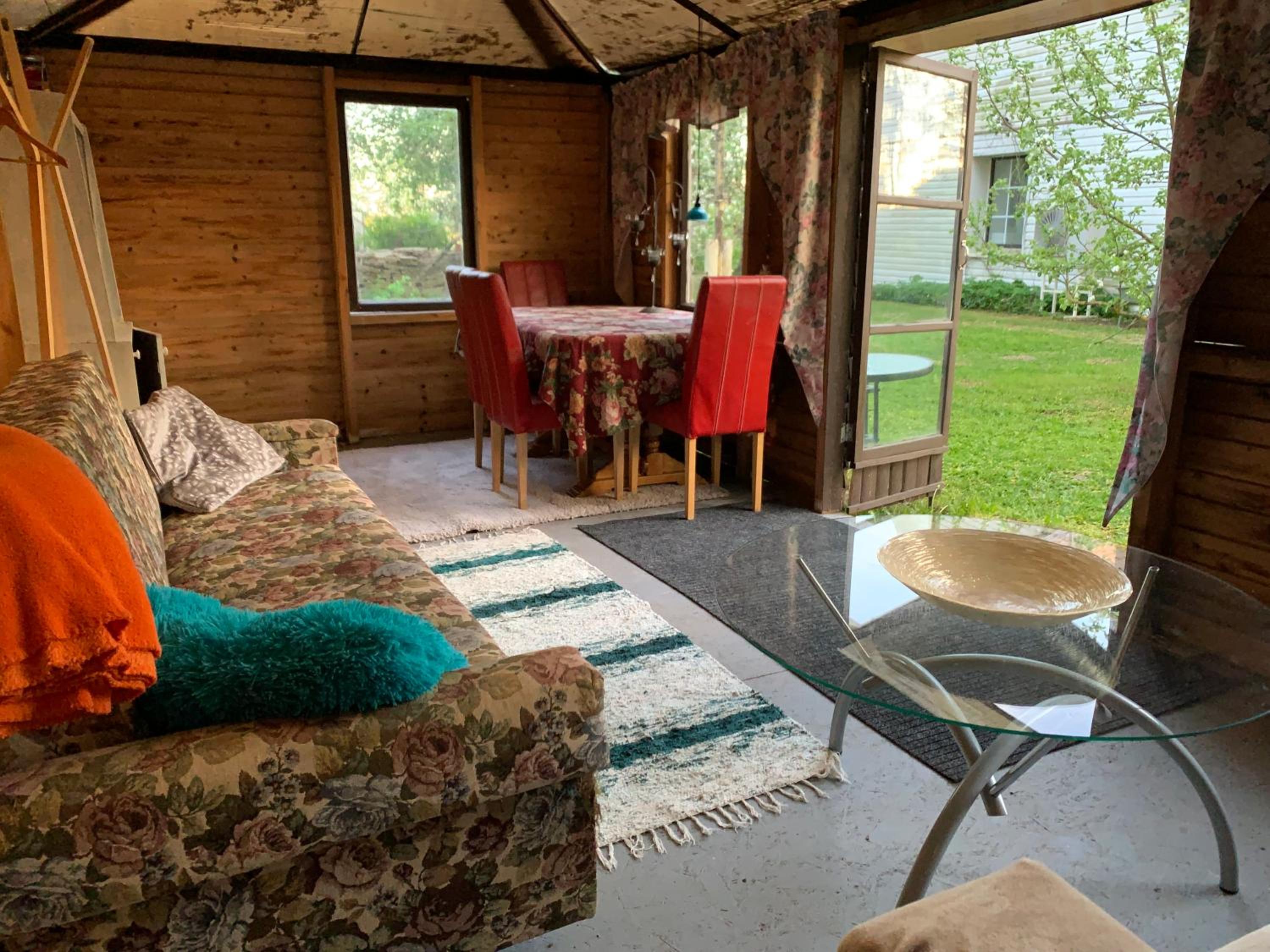 SUMMERHOUSe