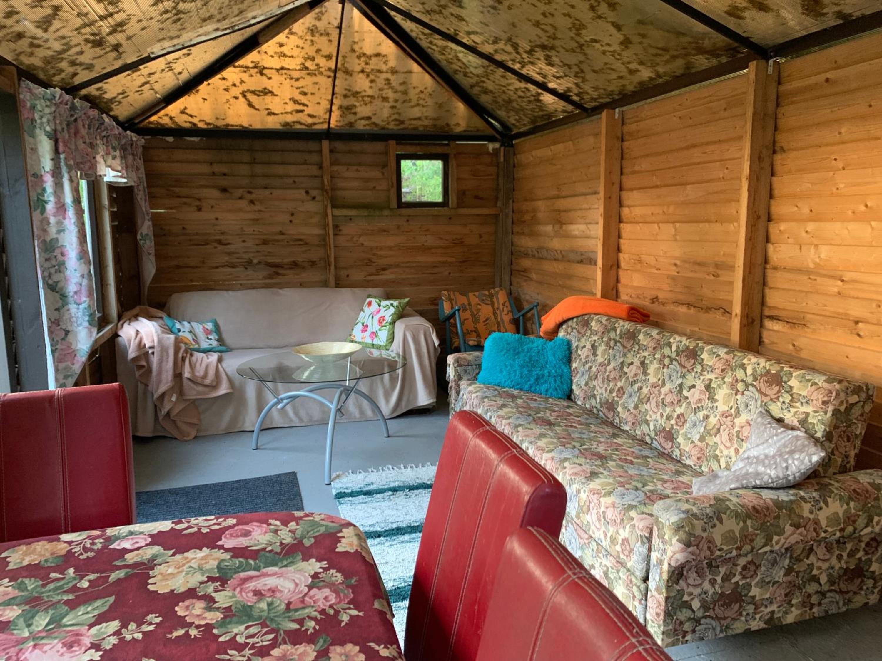 SUMMERHOUSe