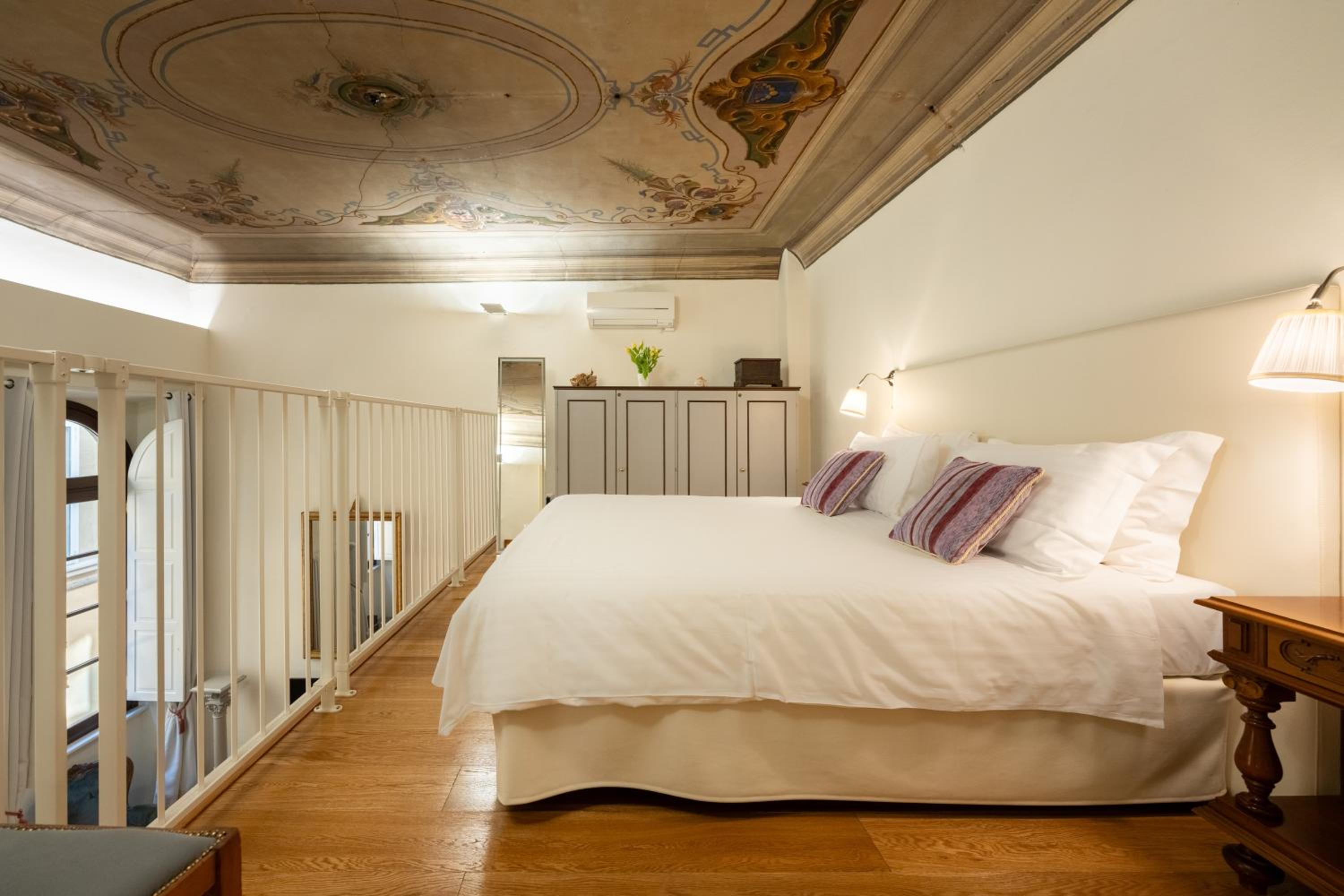 Palazzo D'Ambra Residenza d'Epoca