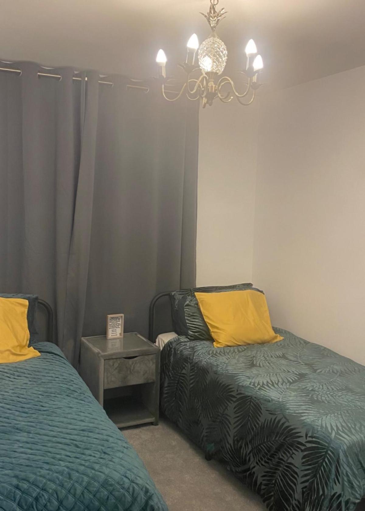 Peterborough Brand New City Center Apartment 2 Bedroom 2 bath apartment free parking contractors welcome