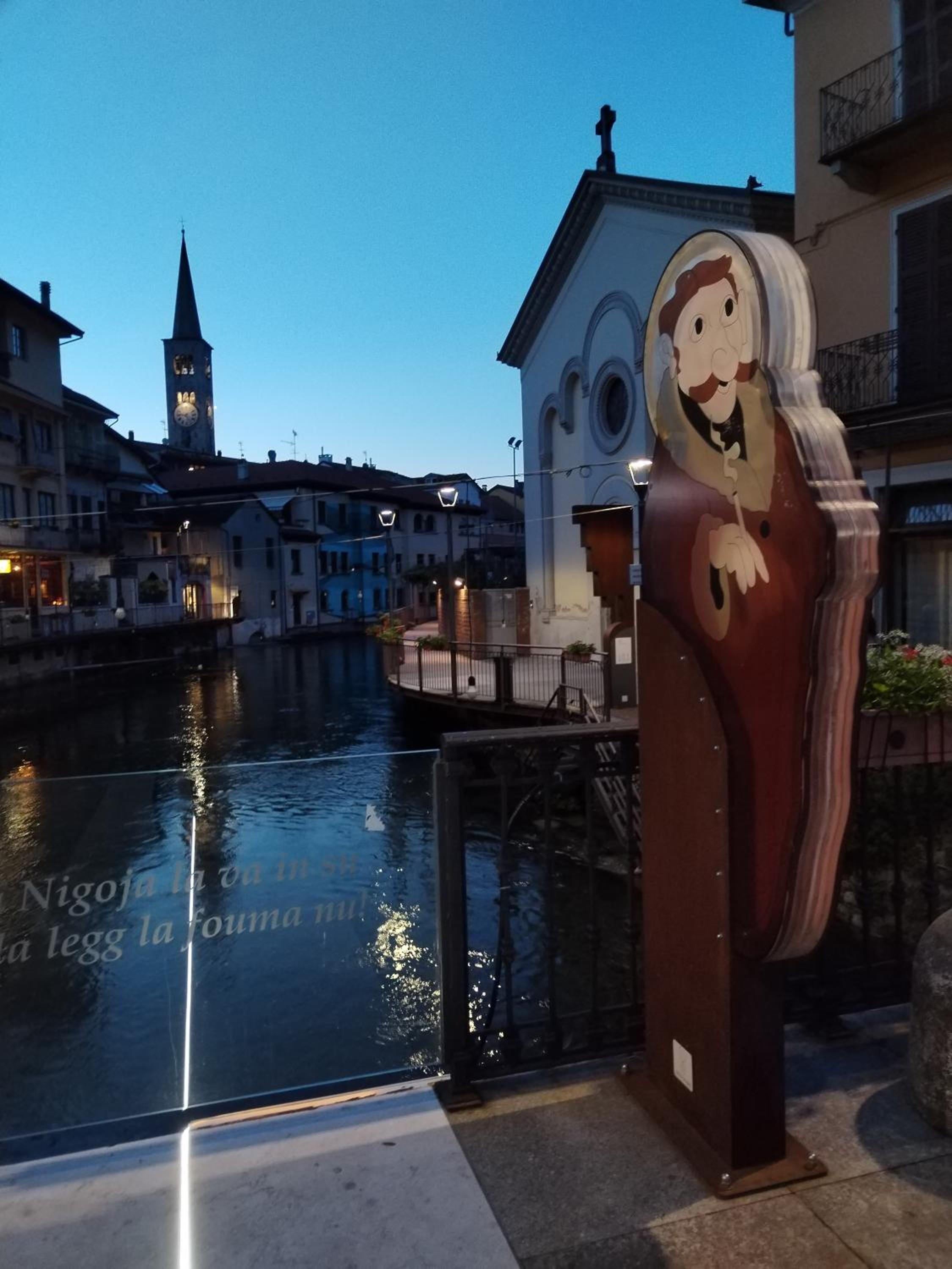 un balcone sul lago