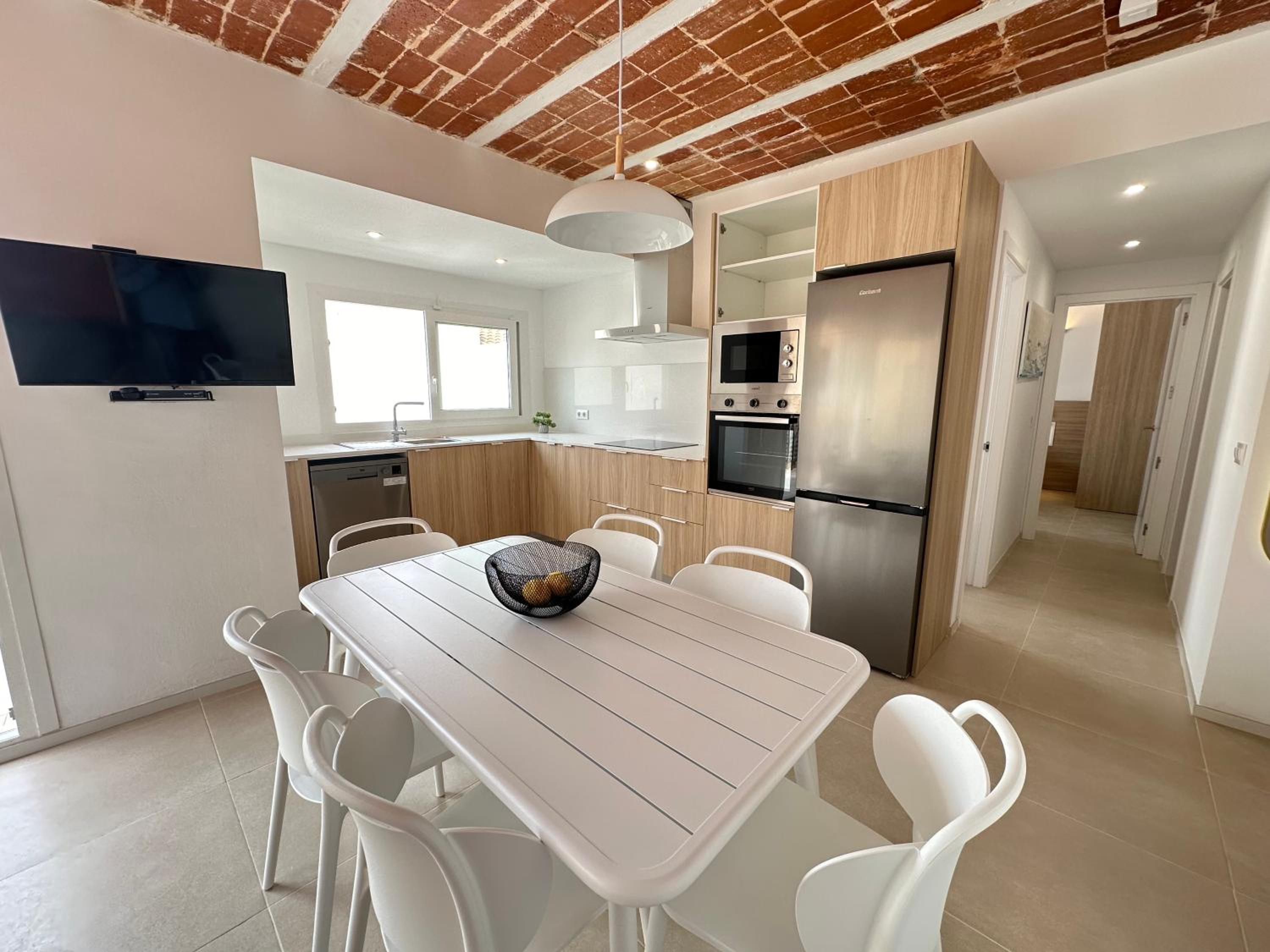 Agi Arago Apartments