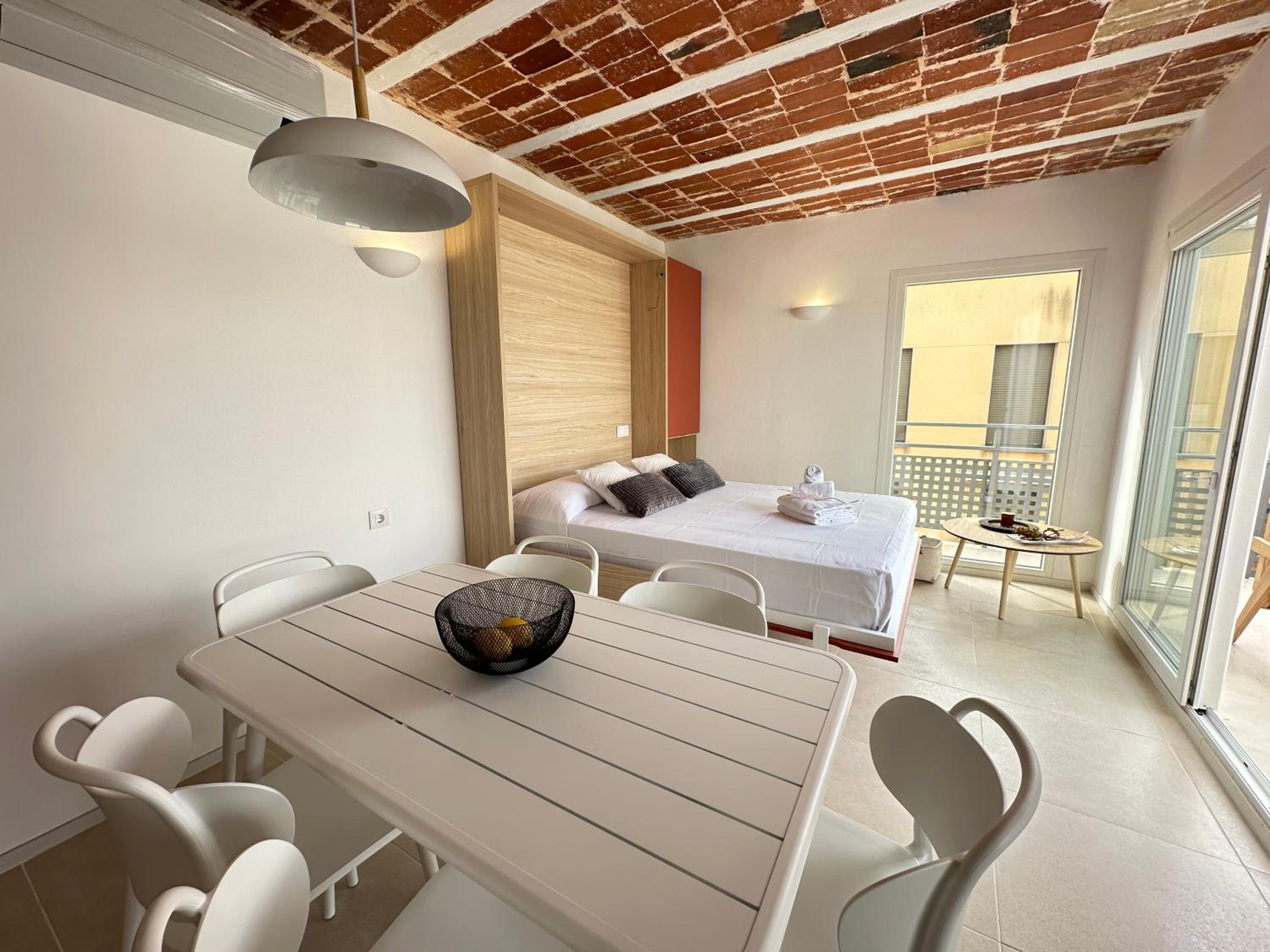 Agi Arago Apartments