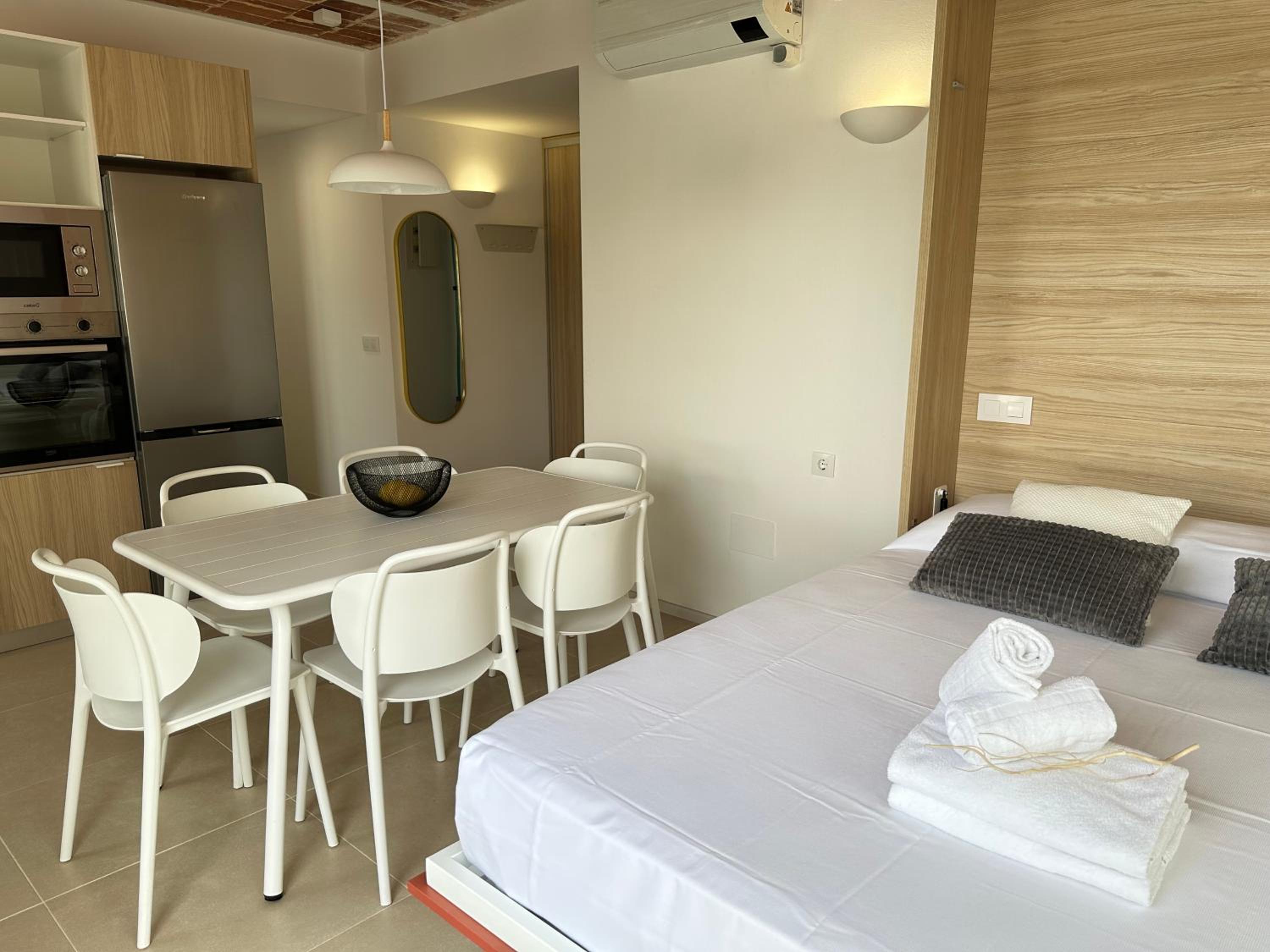 Agi Arago Apartments