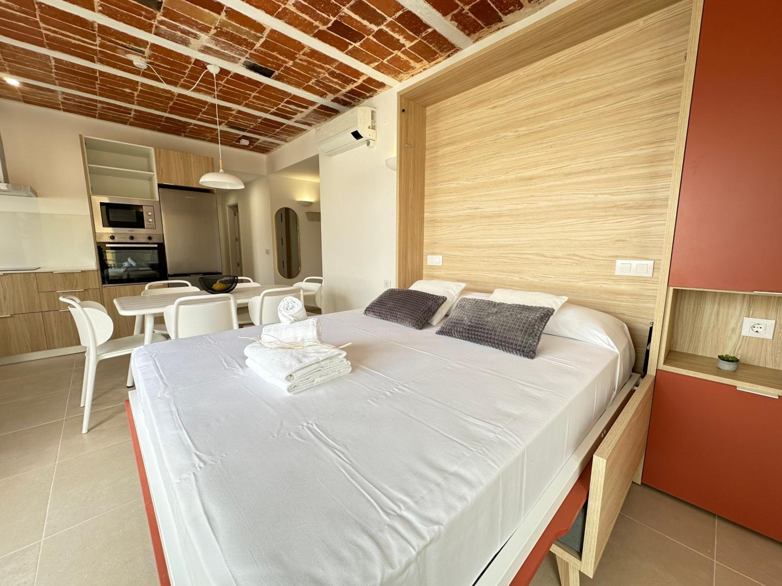 Agi Arago Apartments
