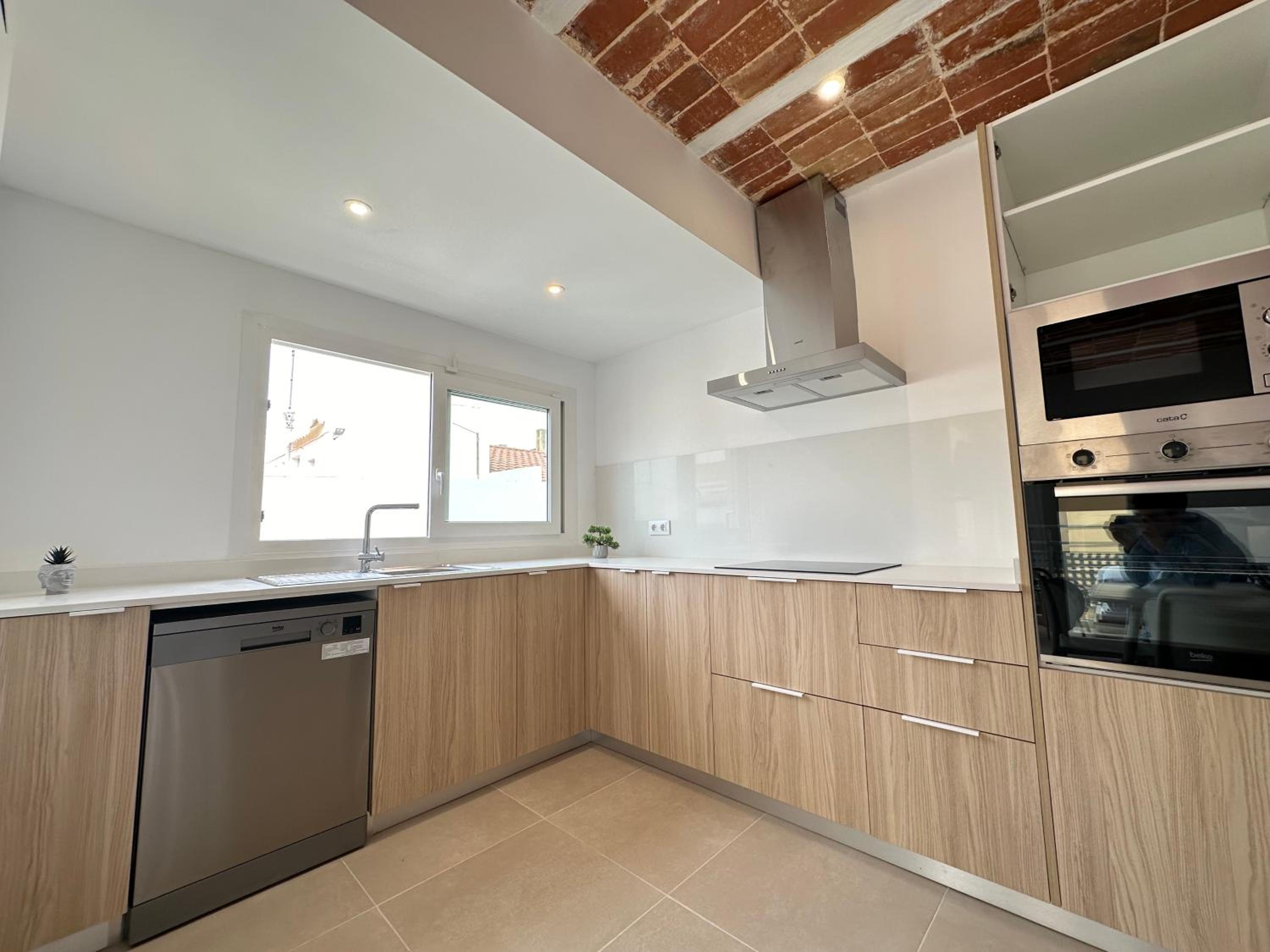 Agi Arago Apartments