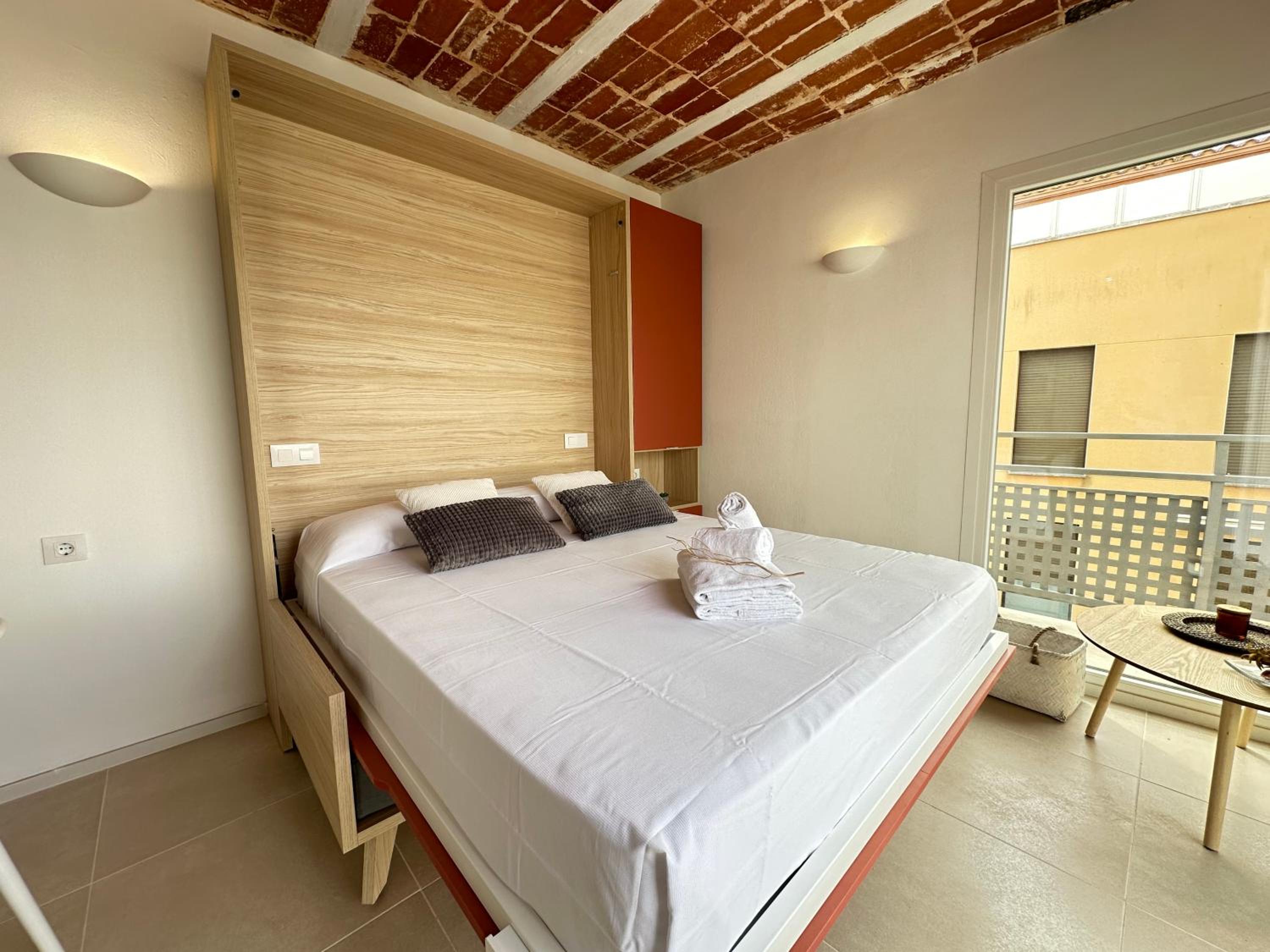 Agi Arago Apartments
