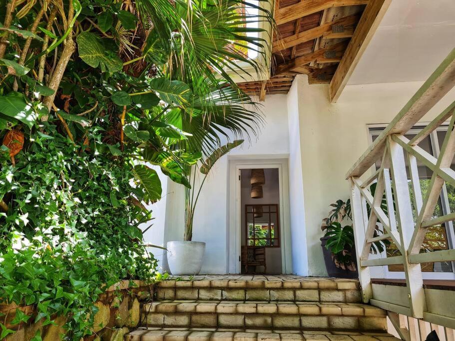 Hotel Spacious 4 Bedroom Beach House With Pool