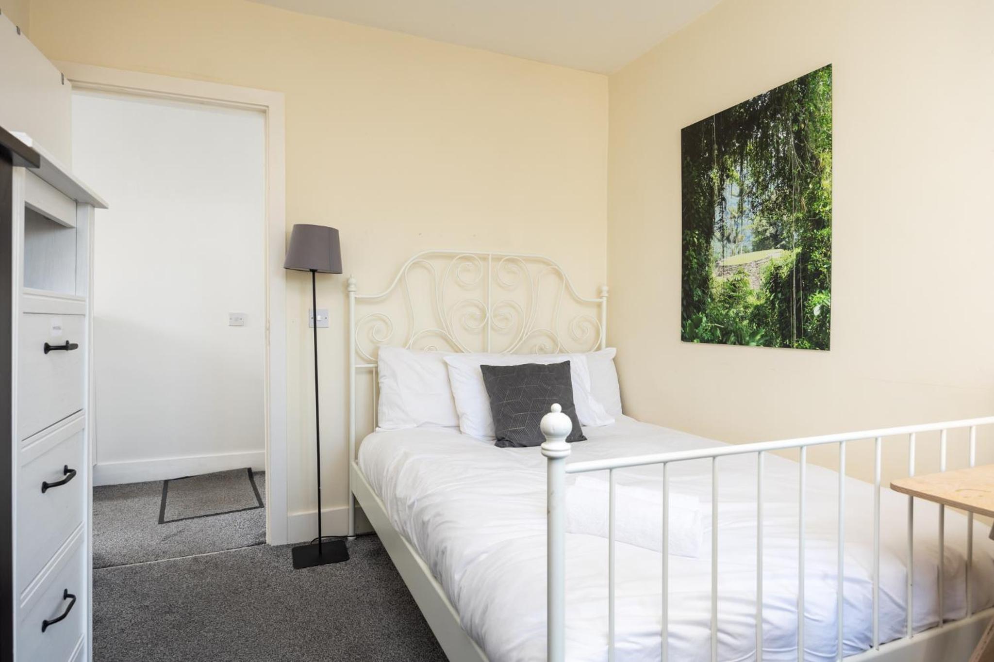 2 Bed Apartment near Dublin Heuston Station