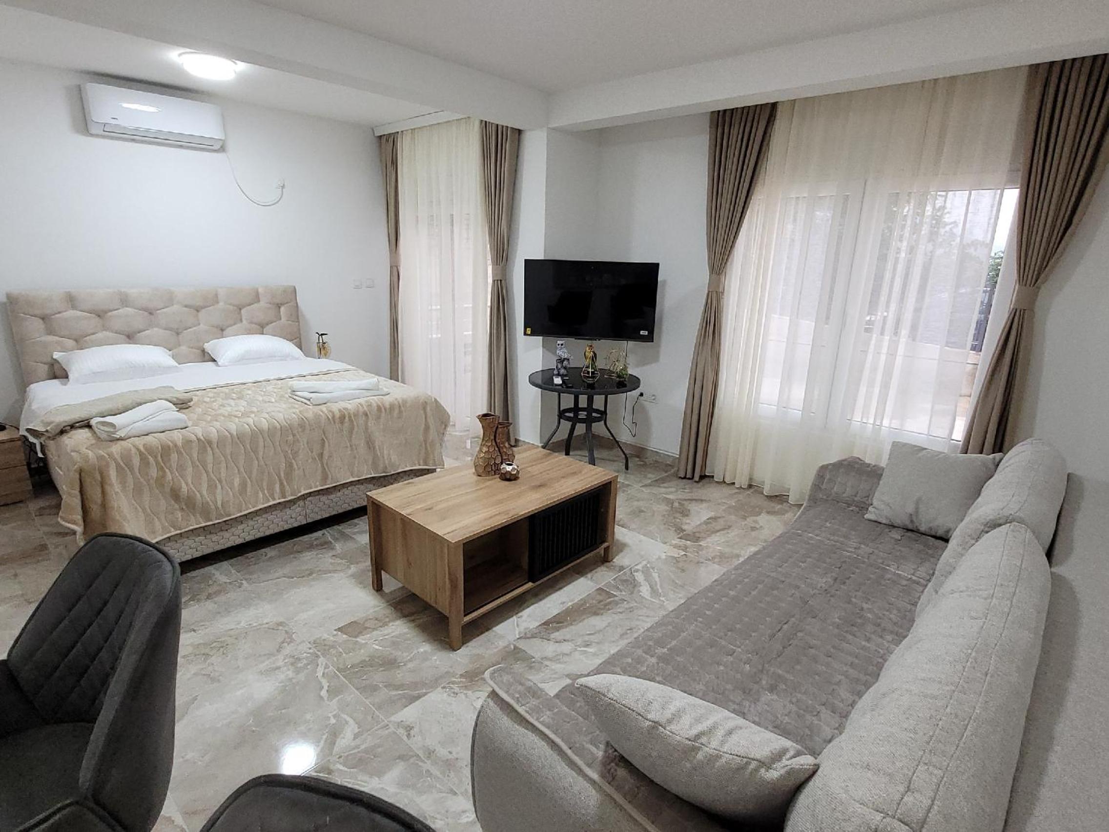 Montenegro Apartments Phoenix With Pool