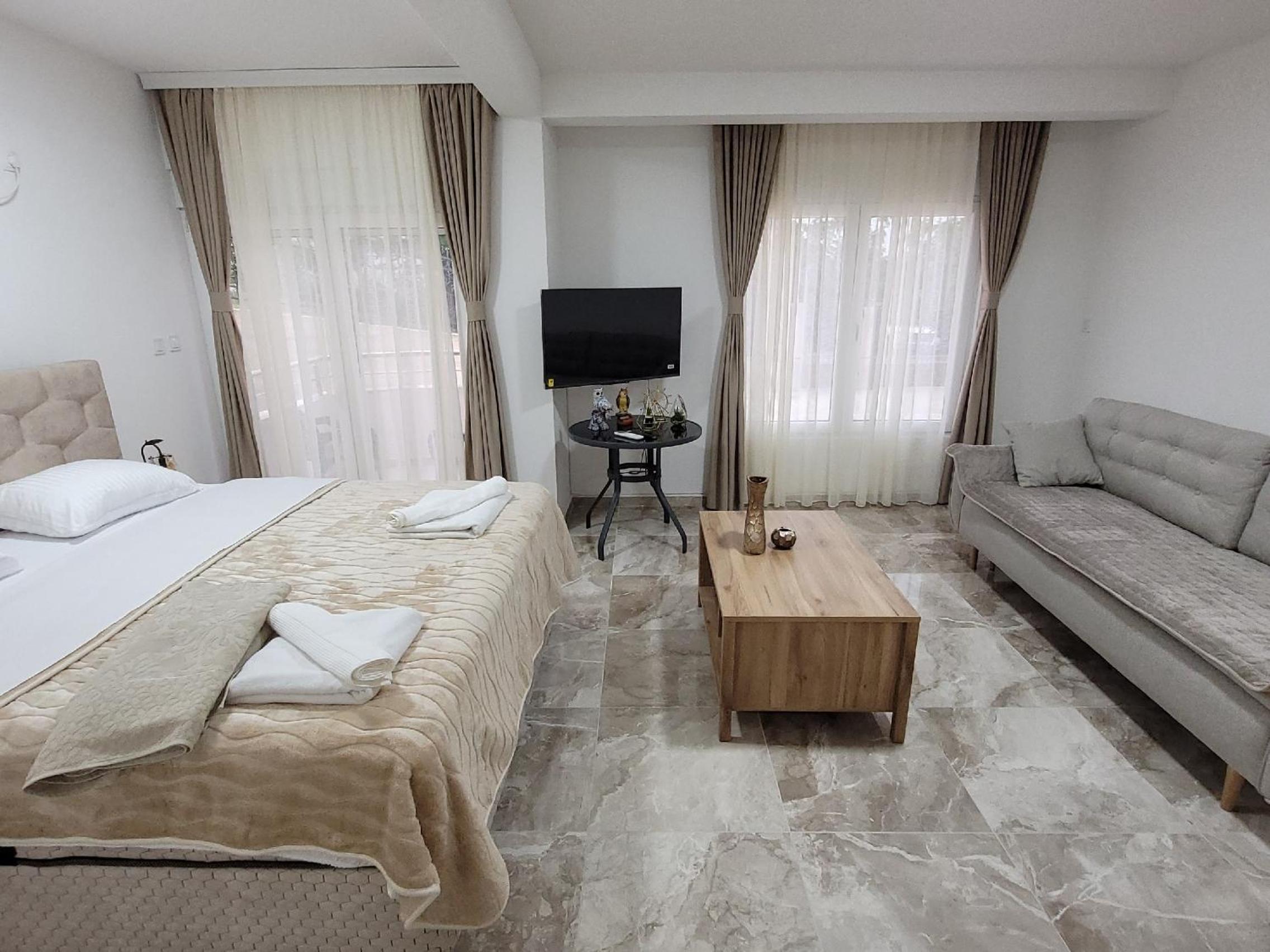 Montenegro Apartments Phoenix With Pool