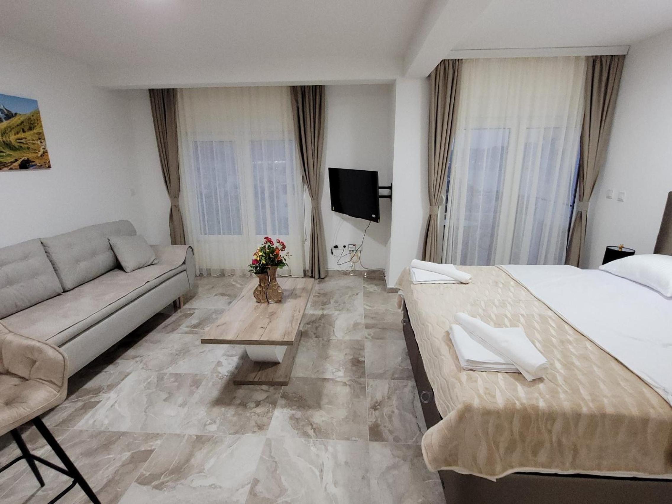 Montenegro Apartments Phoenix With Pool