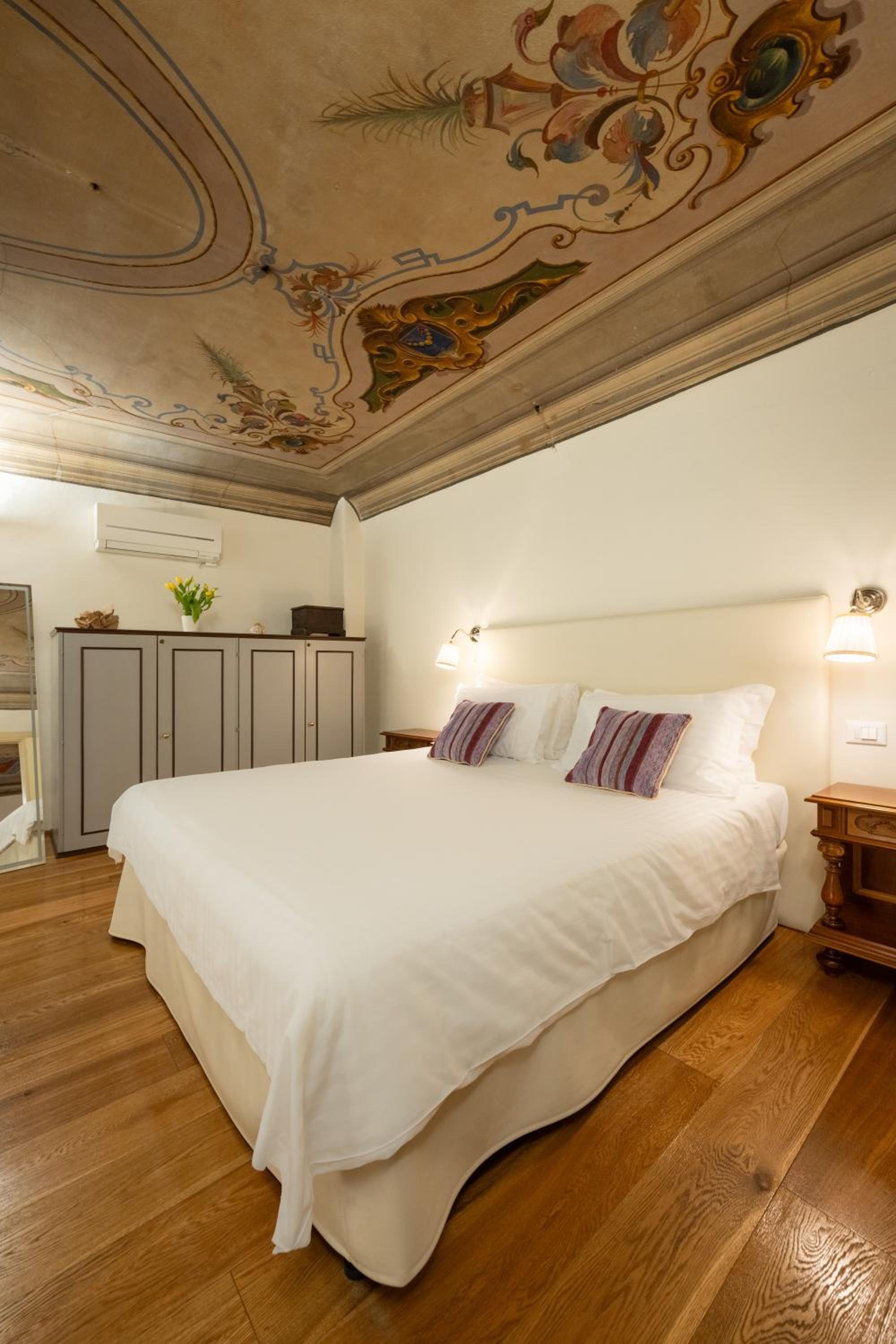 Palazzo D'Ambra Residenza d'Epoca