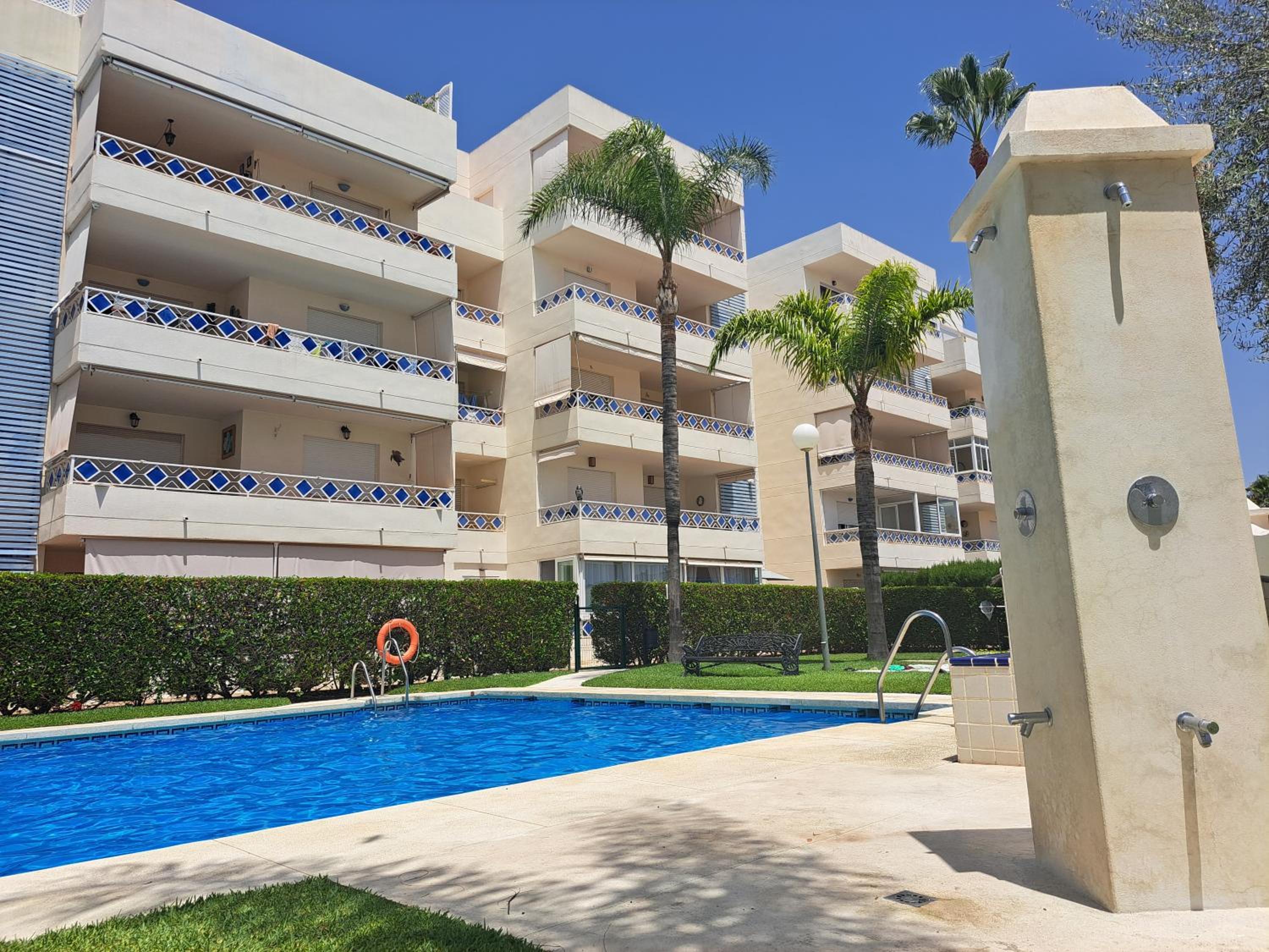Apartamento con jardín y piscina Pet friendly