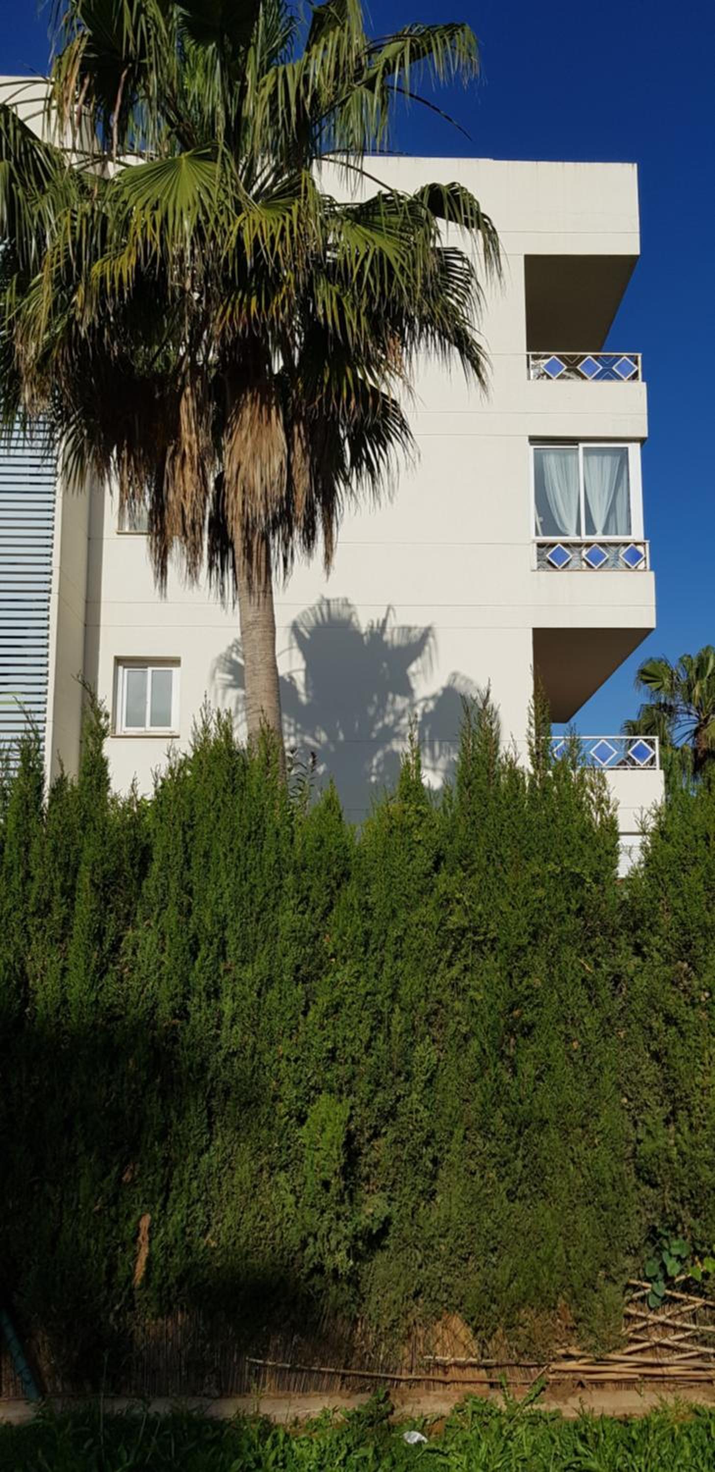 Apartamento con jardín y piscina Pet friendly