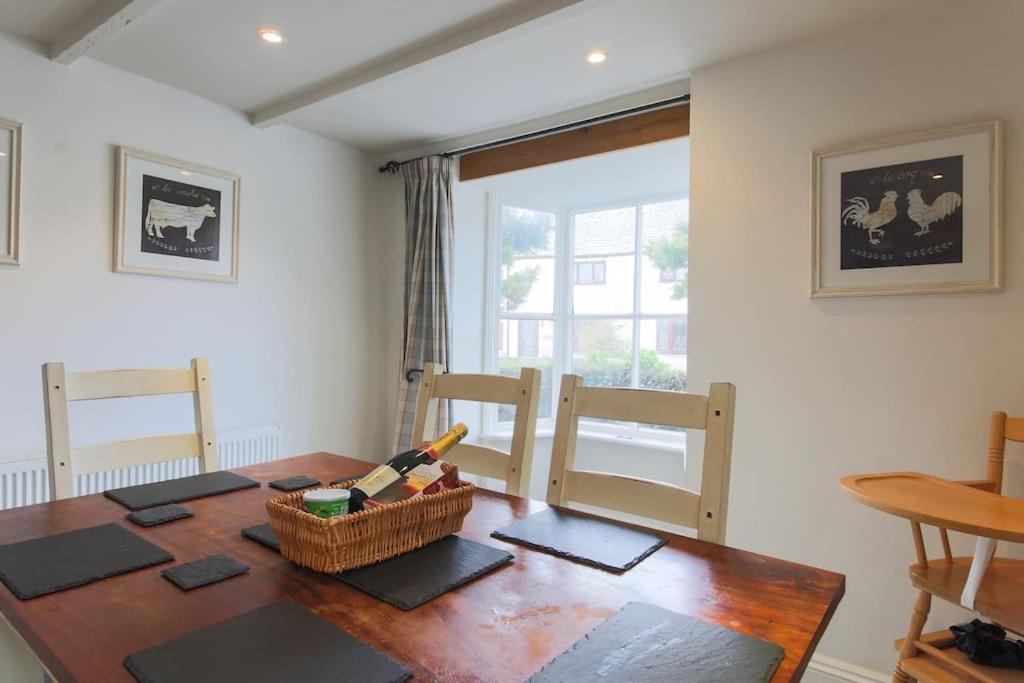 November Cottage St Kew, North Cornwall Cosy Cottage