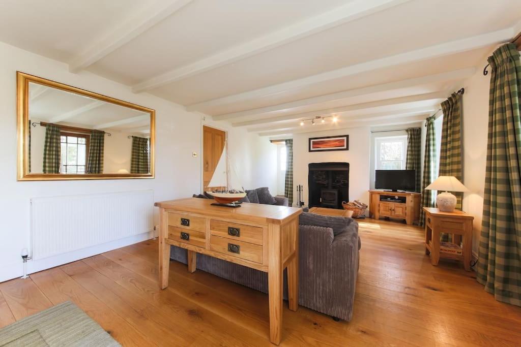November Cottage St Kew, North Cornwall Cosy Cottage