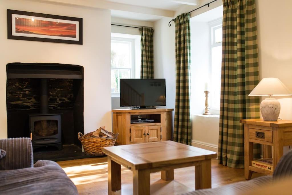 November Cottage St Kew, North Cornwall Cosy Cottage