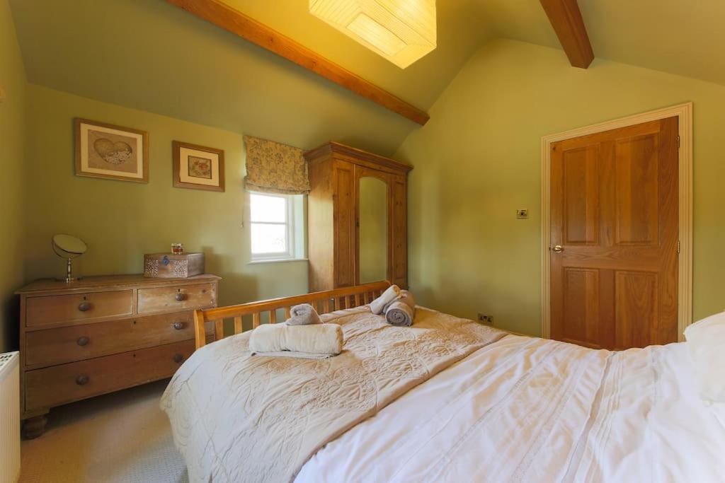 November Cottage St Kew, North Cornwall Cosy Cottage