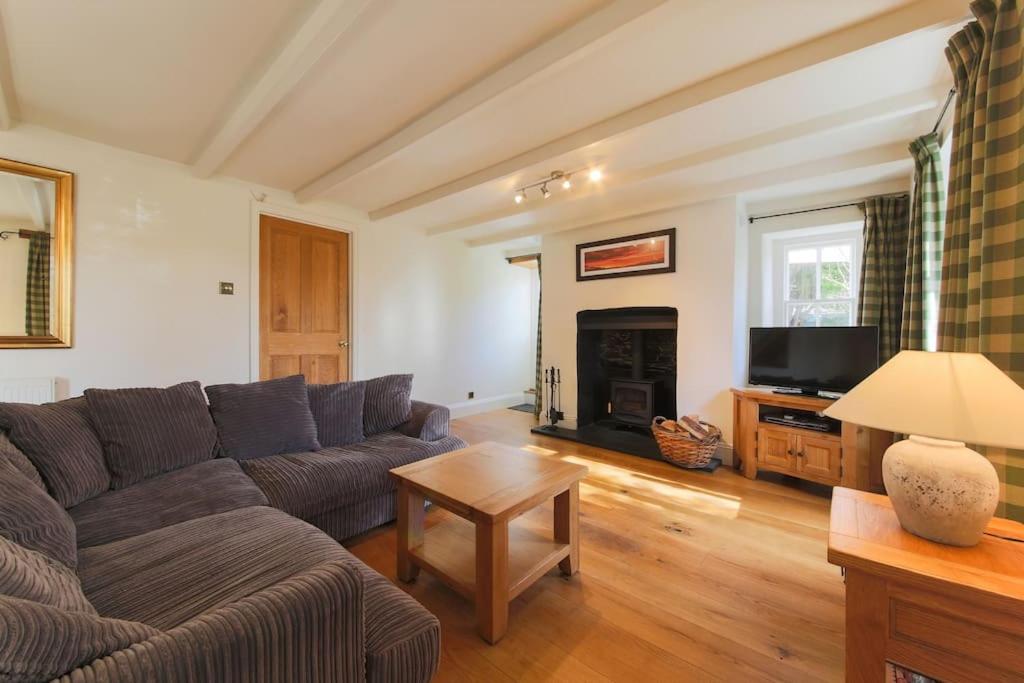 November Cottage St Kew, North Cornwall Cosy Cottage