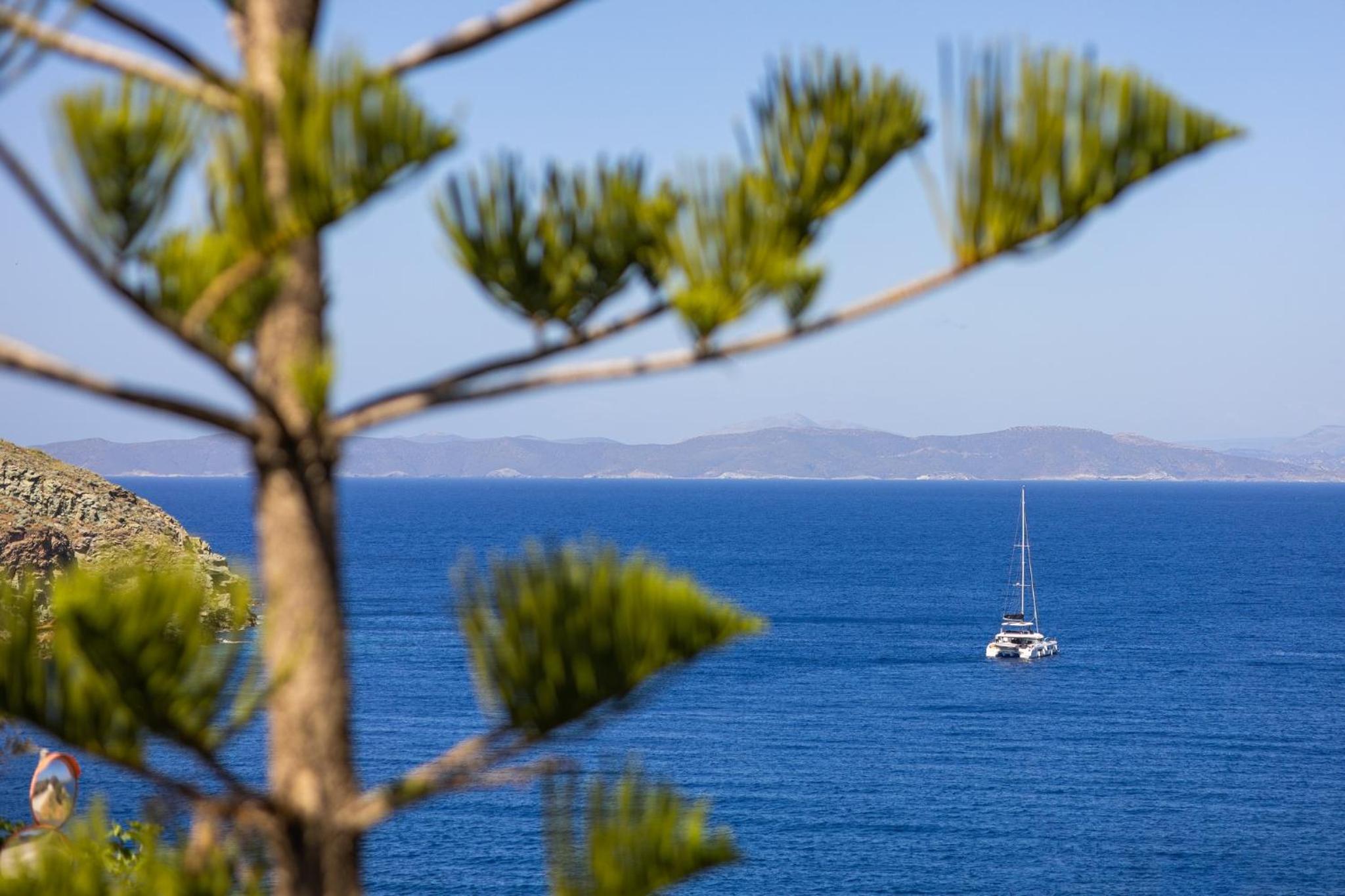 Villa Mirsini, a 5 minute walk from 2 beaches view 4