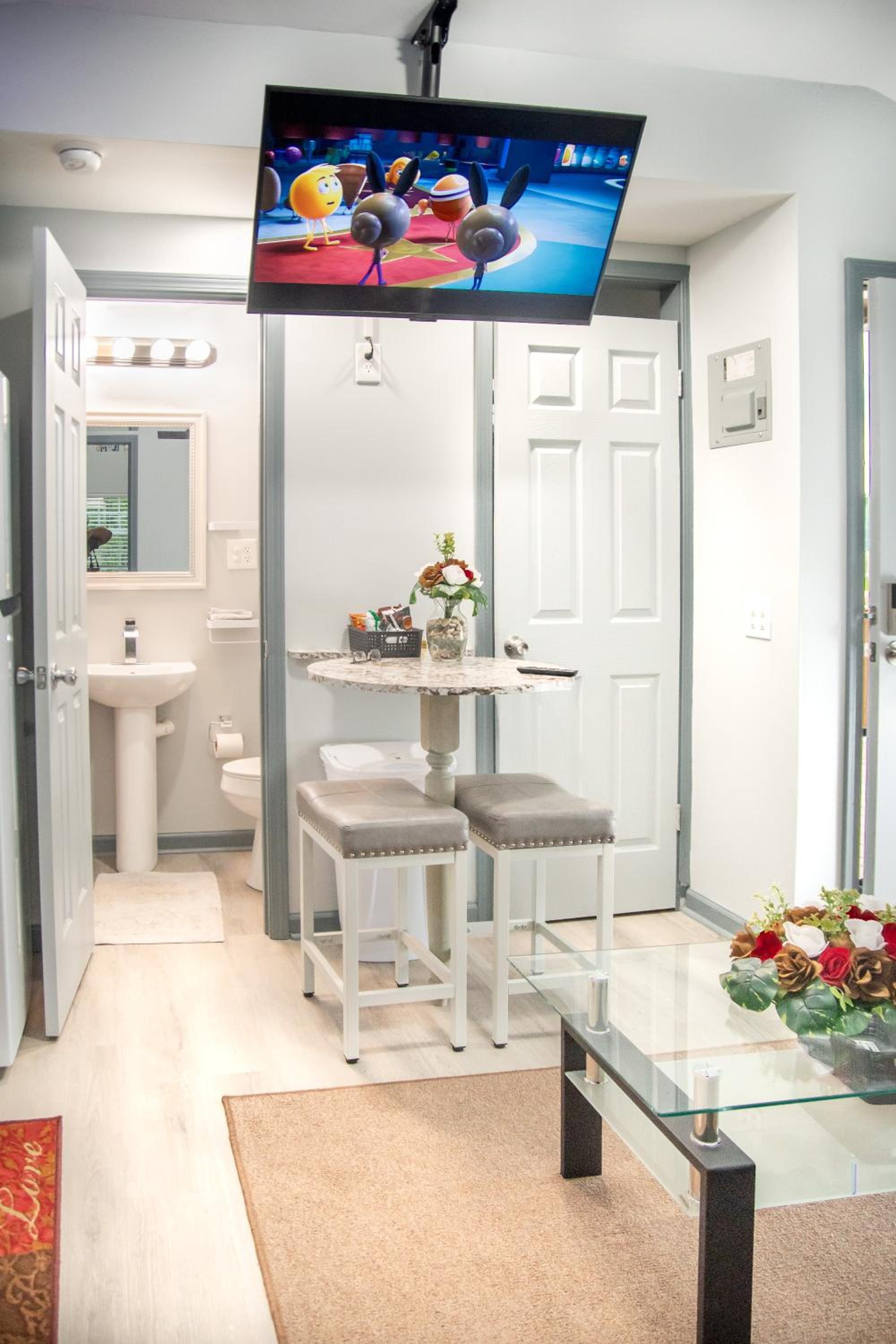 Charming two bedroom duplex apartment - Property Image 1