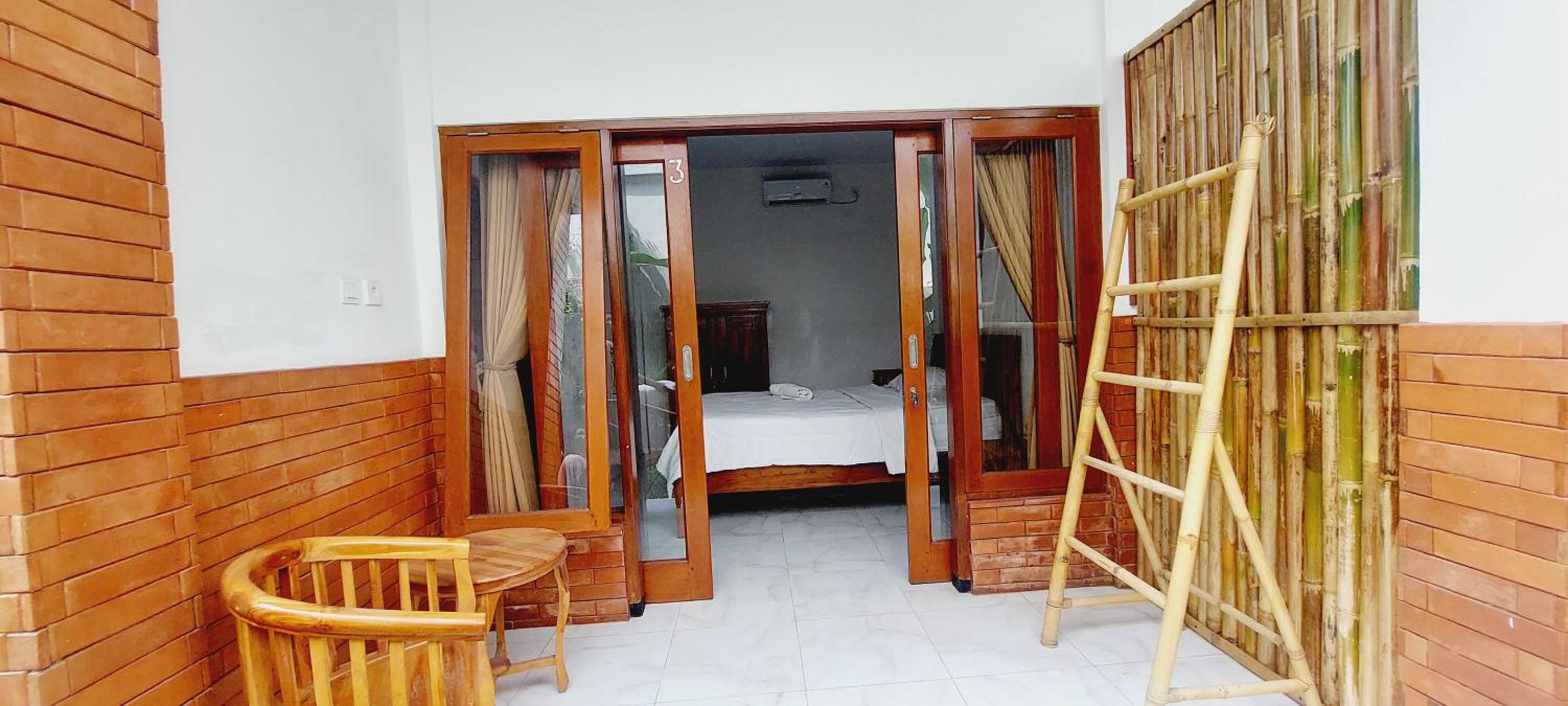 The East Land Rooms
