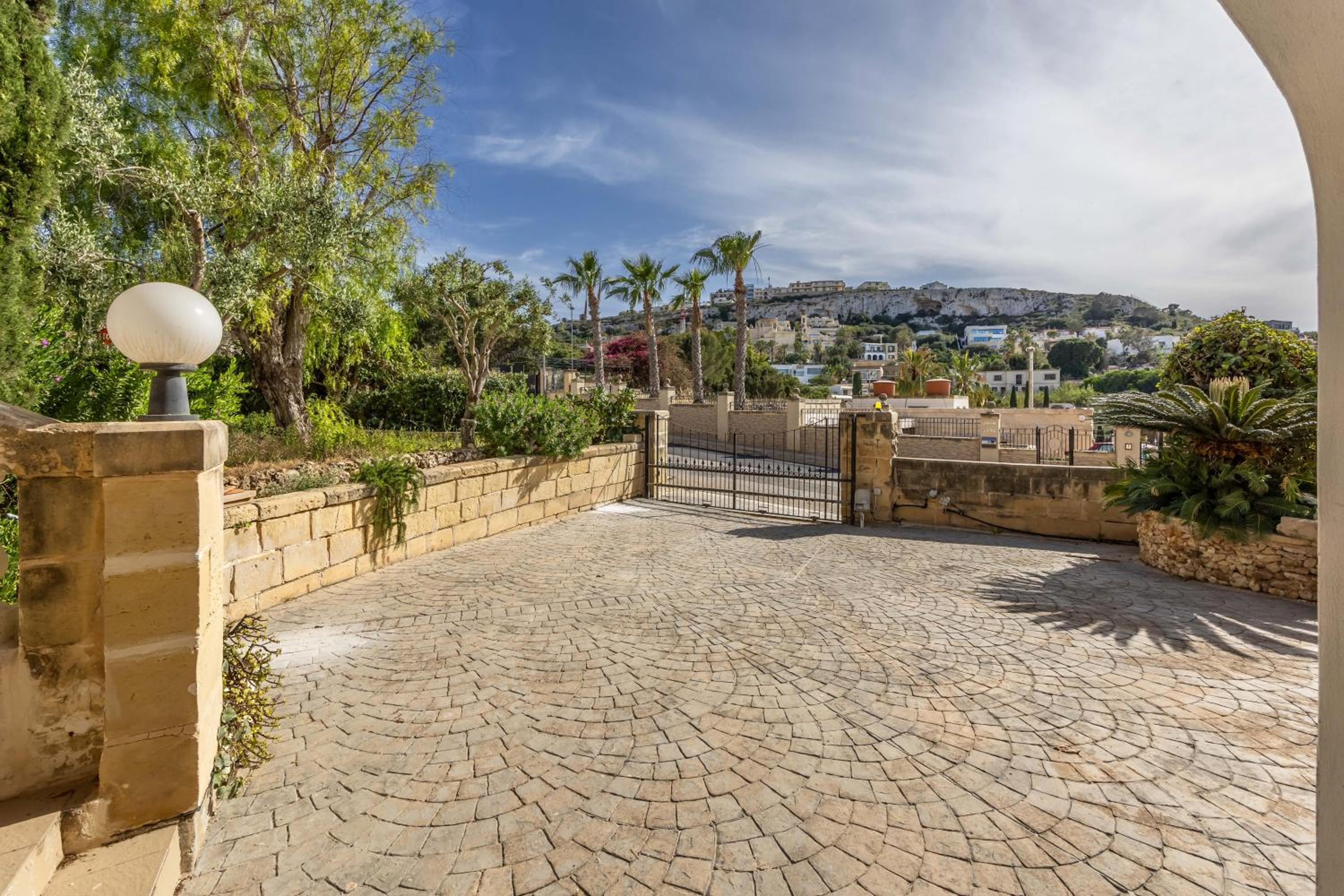 Azure Dream: Lux 4-Bed Villa with Pool, Sea View & Garage