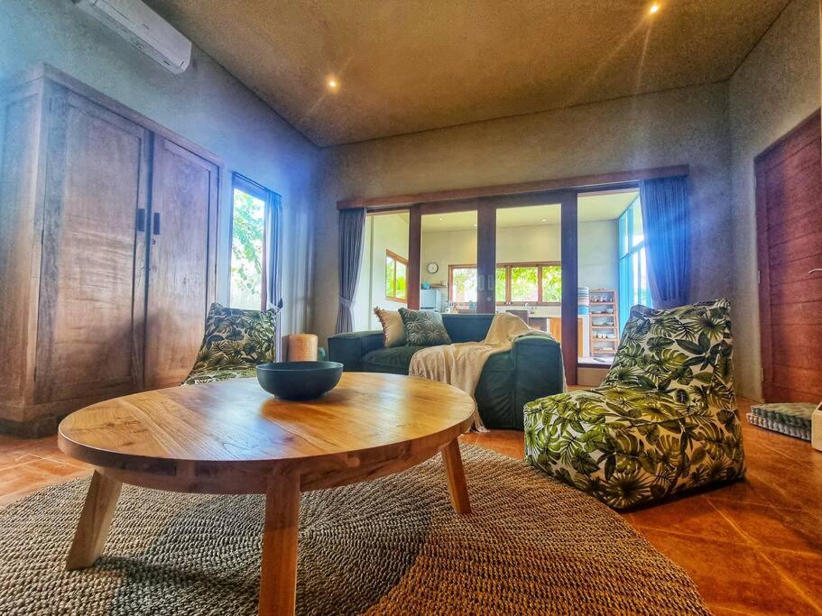 Villa Hideaway Seseh Beach view 3