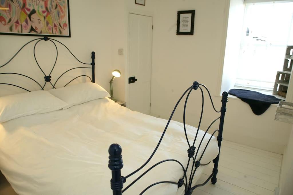 The Salty Mermaid Fisherman's Cottage, Whitstable view 4