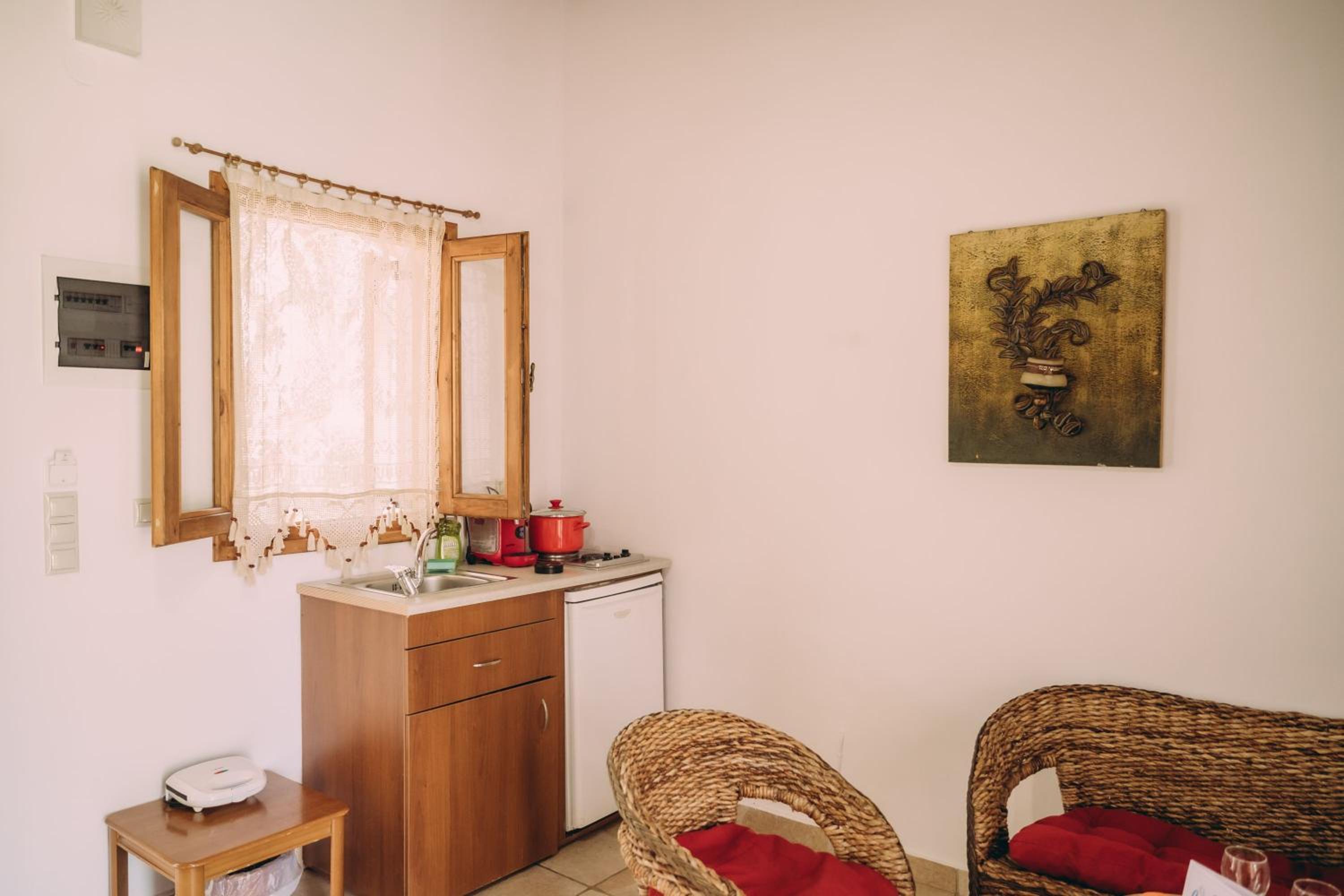 Trikalioti's Lush Estate Apartments