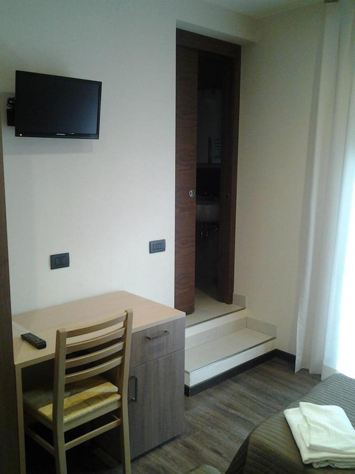 Photo 9