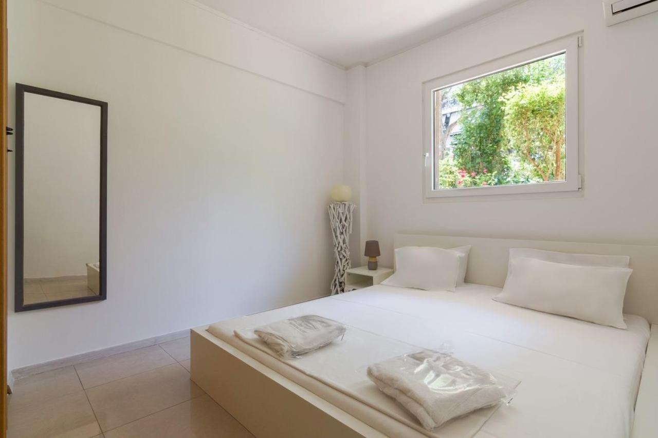Dreamy Cove, Artistic Hideaway near Floisvos 1BD