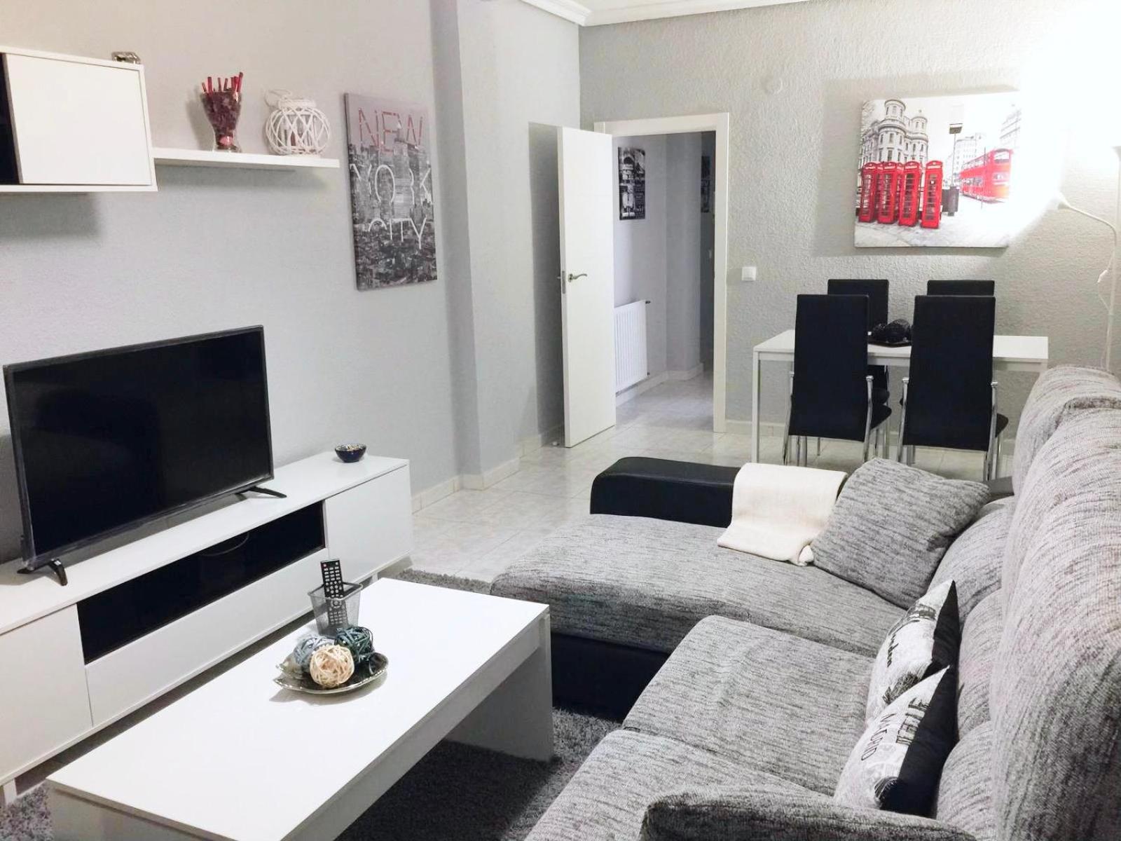 Amplio piso a 10 min de Salamanca by beBalmy