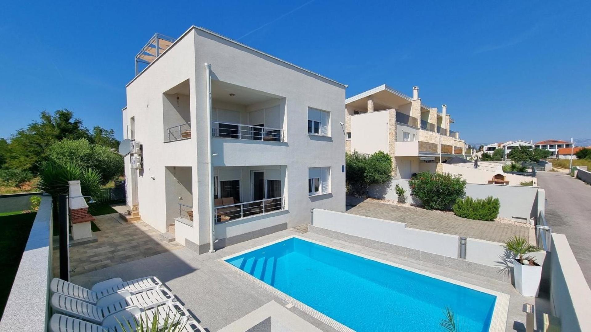 Erdgeschoss Ferienwohnung Mit Garten Und Pool