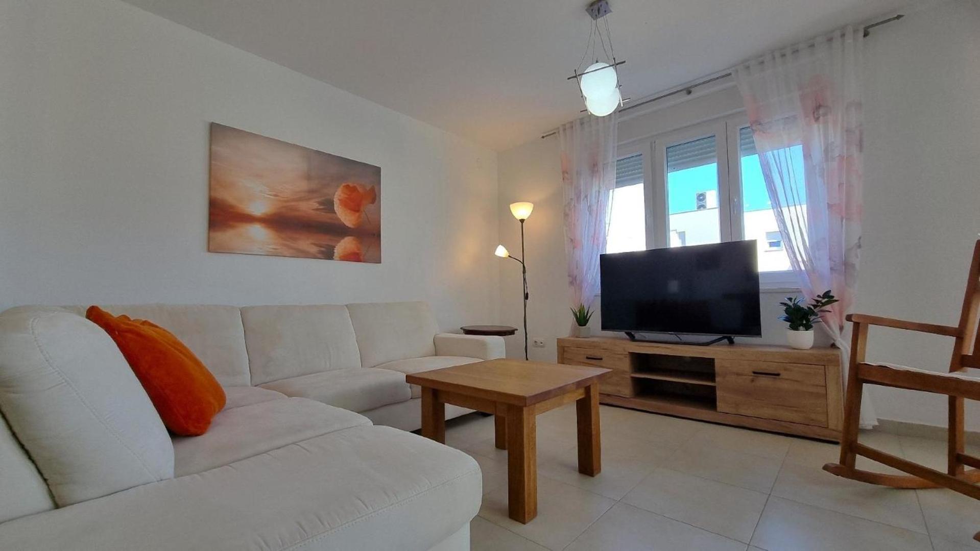 Erdgeschoss Ferienwohnung Mit Garten Und Pool