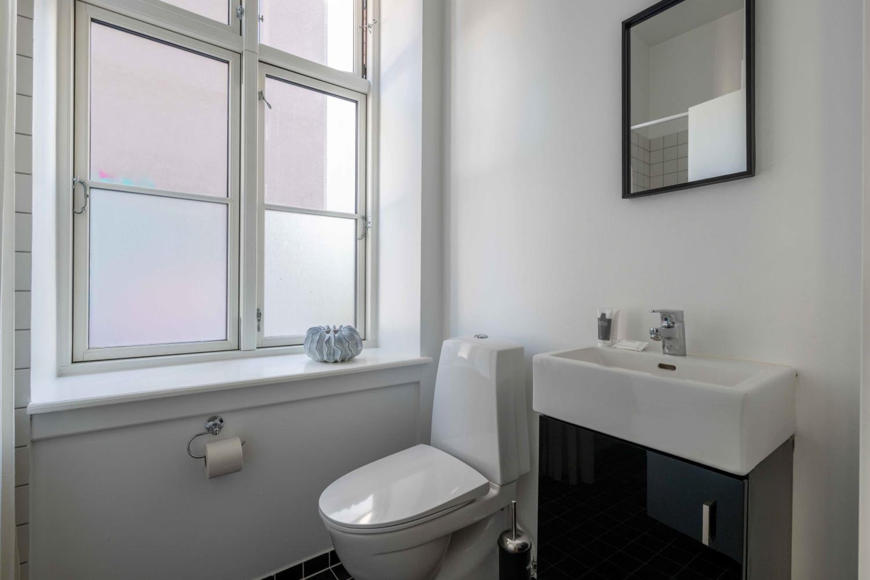 Perfect Couples Retreat in Urban Area