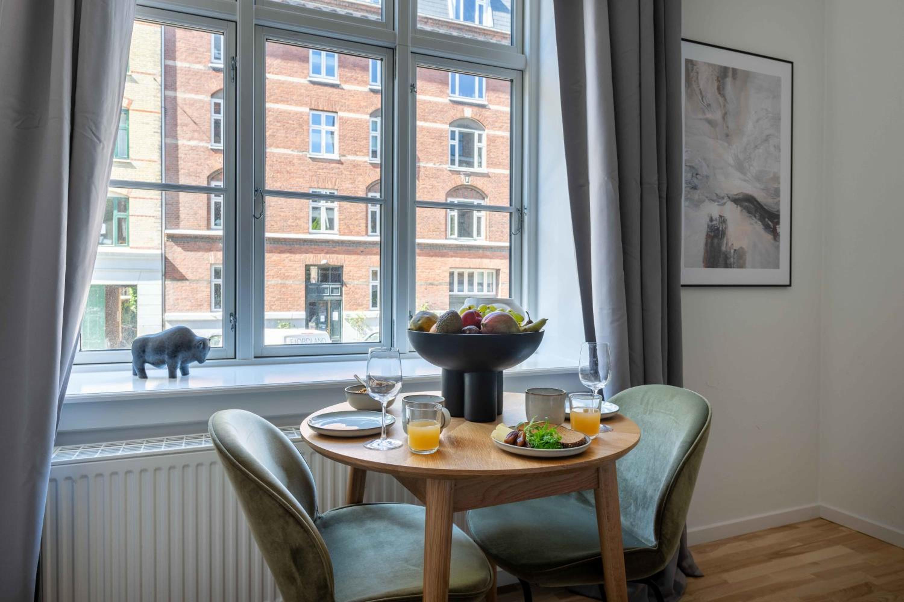 Perfect Couples Retreat in Urban Area