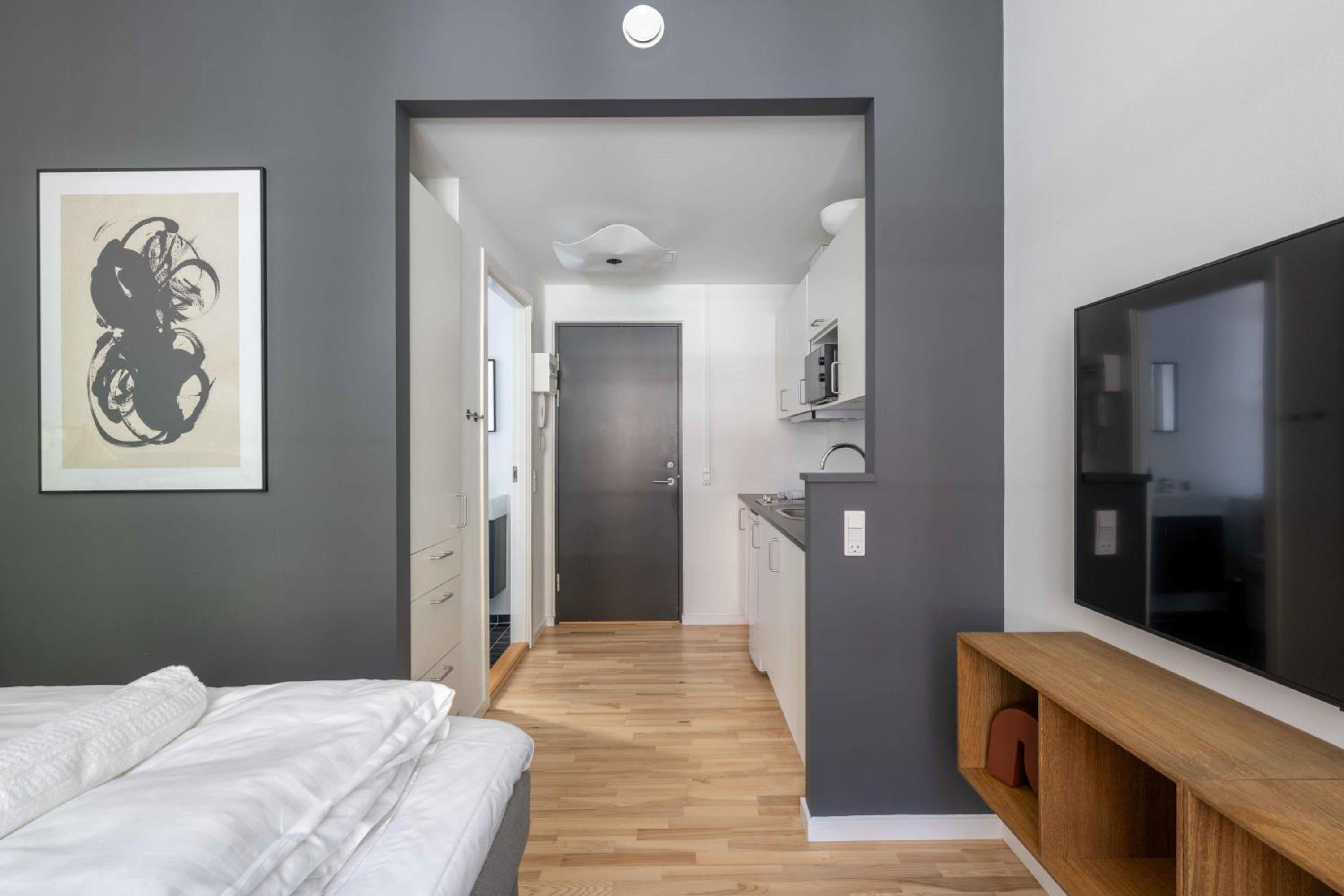 Perfect Couples Retreat in Urban Area