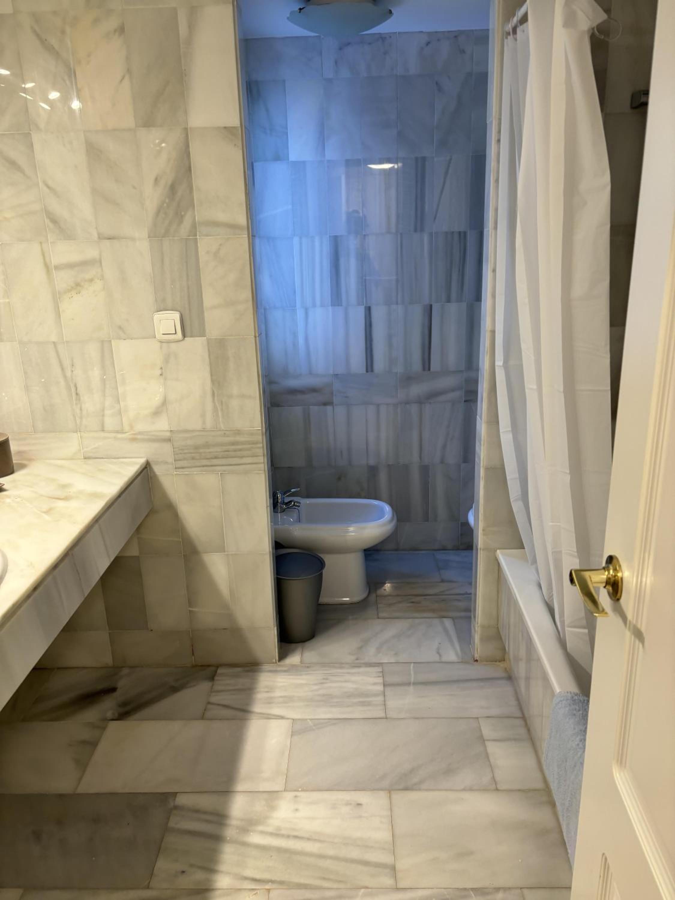 Beach Apartment - Sleeps 6 Pool & Private Terrace