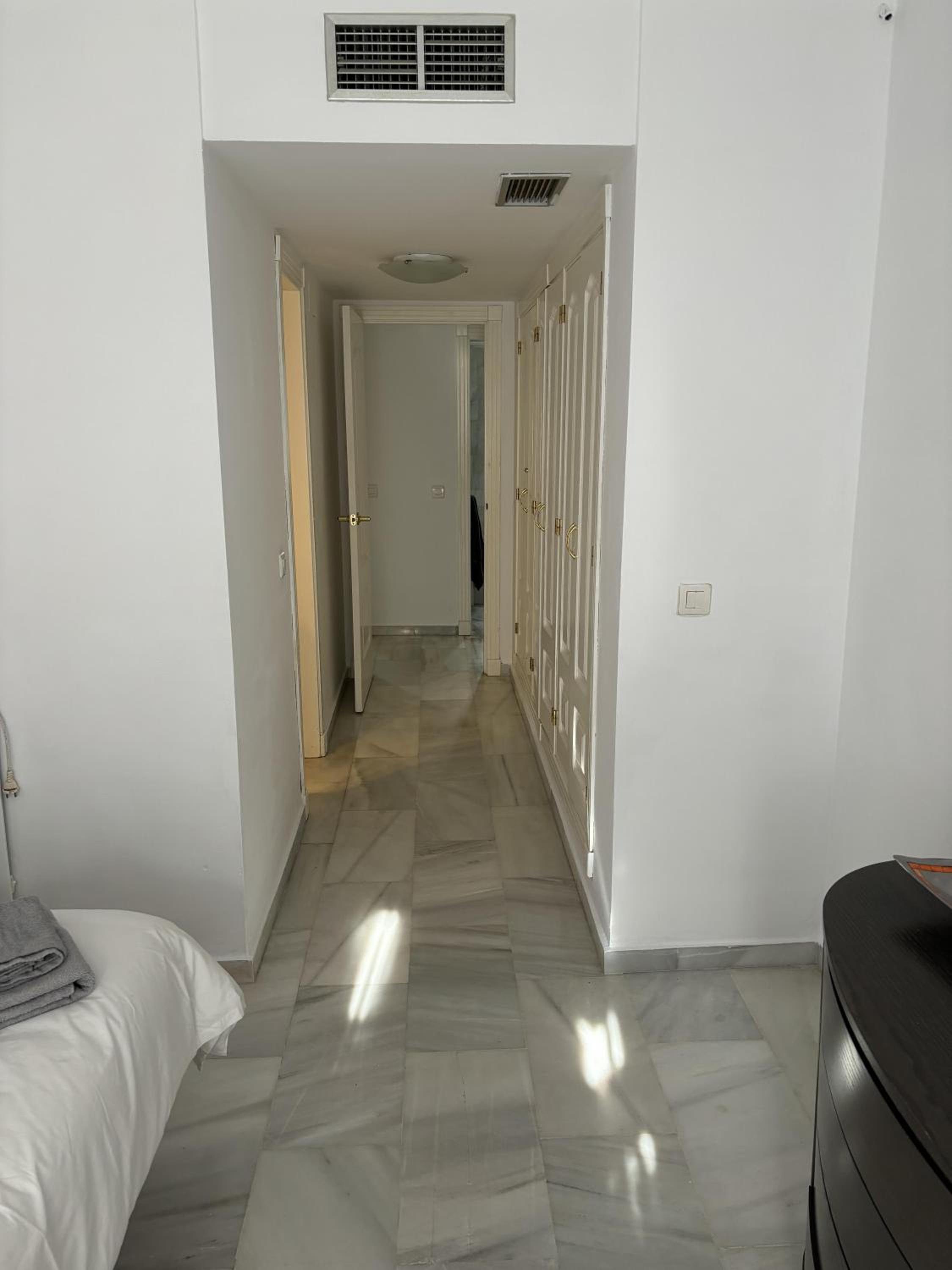 Beach Apartment - Sleeps 6 Pool & Private Terrace