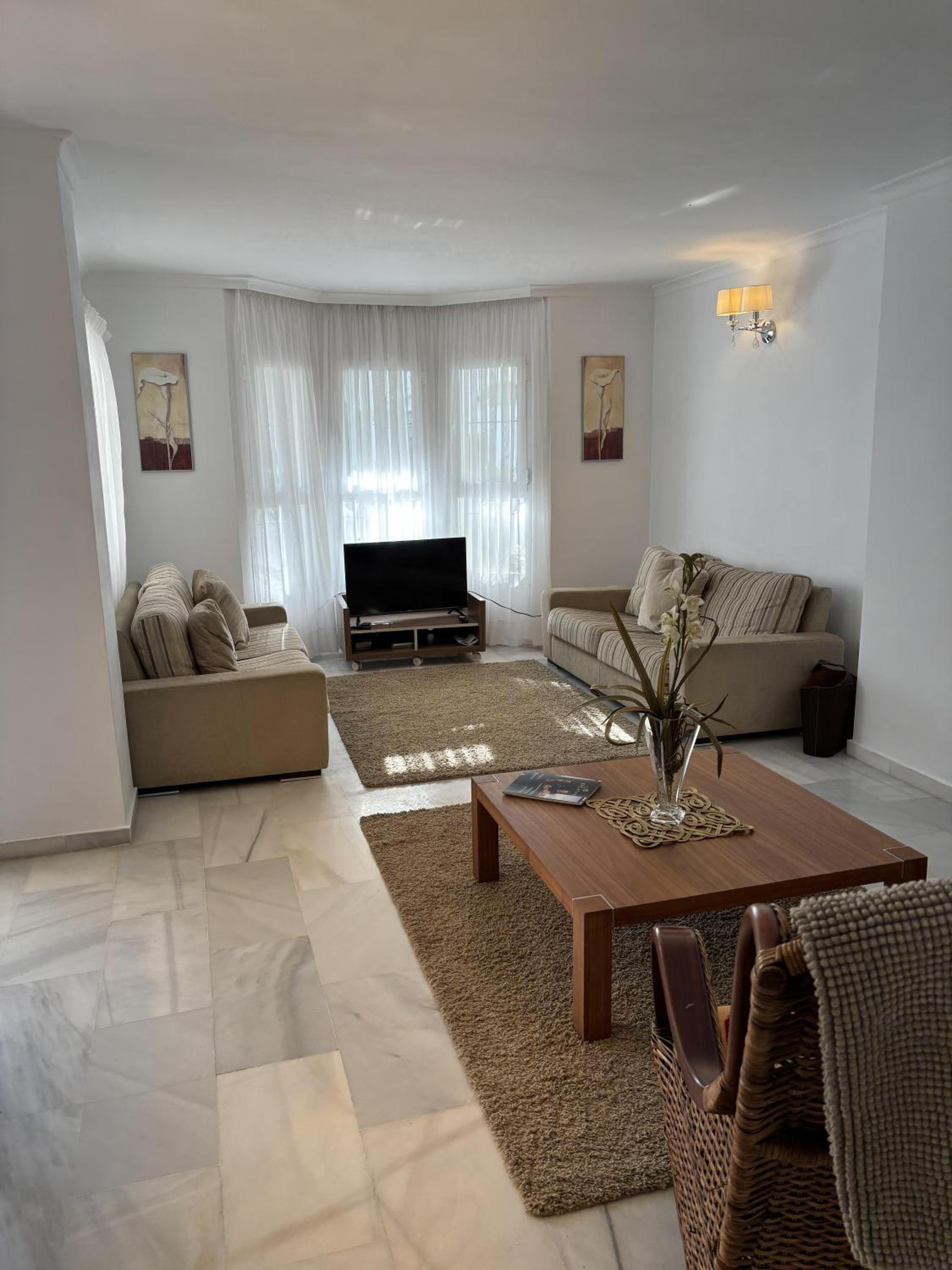 Beach Apartment - Sleeps 6 Pool & Private Terrace
