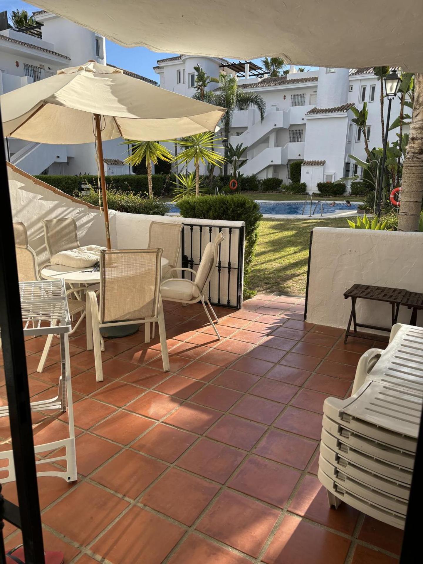 Beach Apartment - Sleeps 6 Pool & Private Terrace