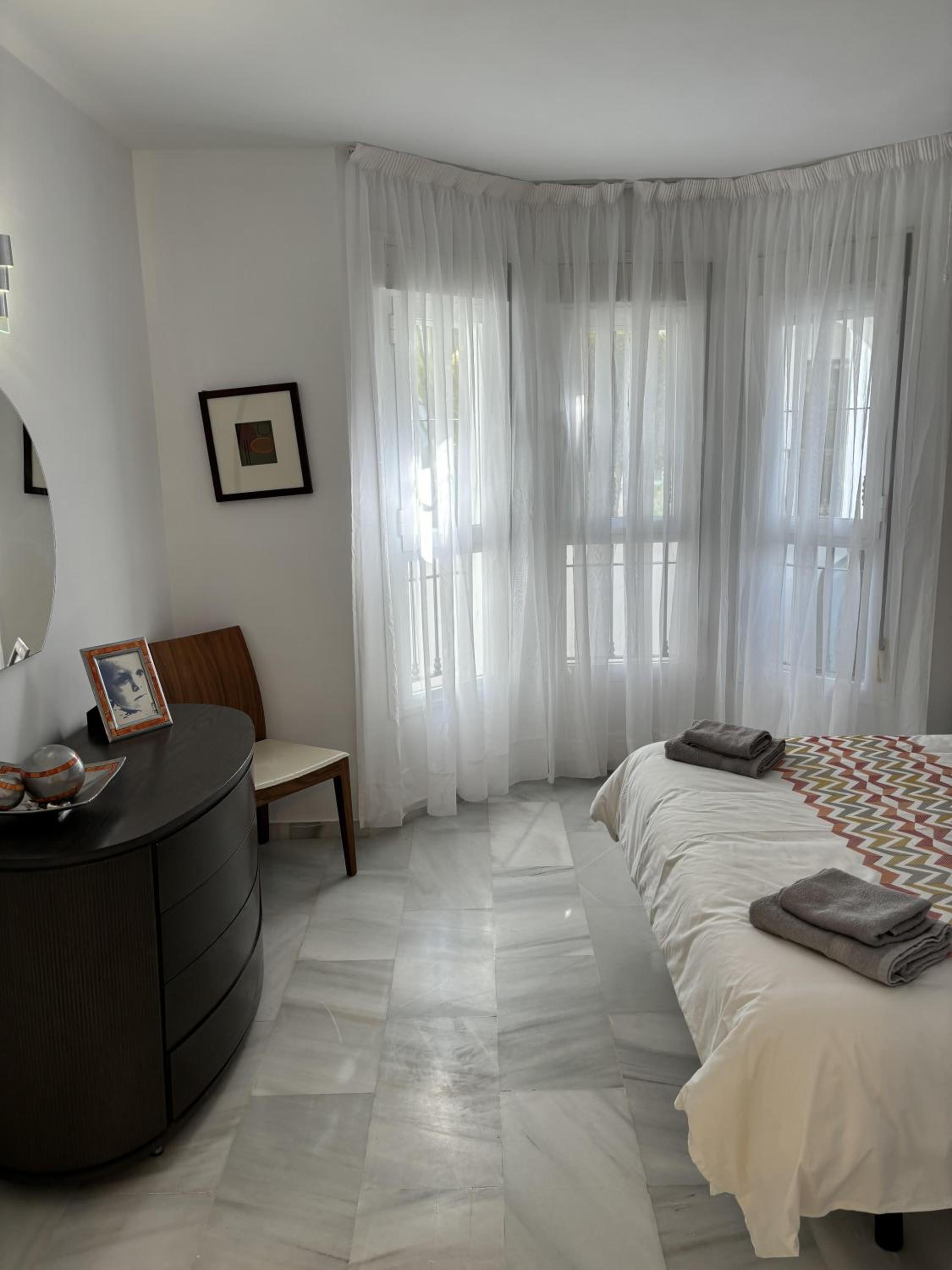 Beach Apartment - Sleeps 6 Pool & Private Terrace