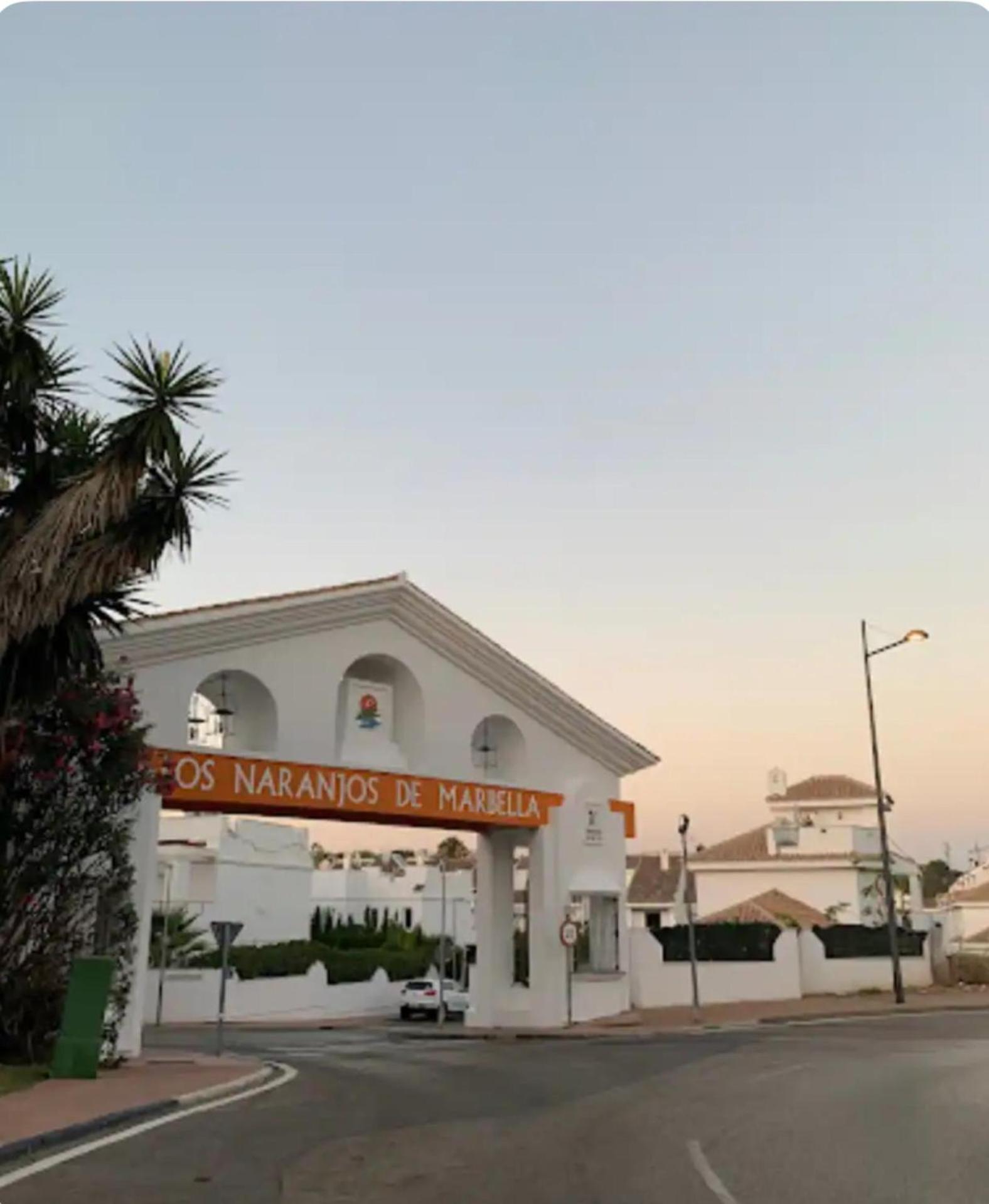 Beach Apartment - Sleeps 6 Pool & Private Terrace
