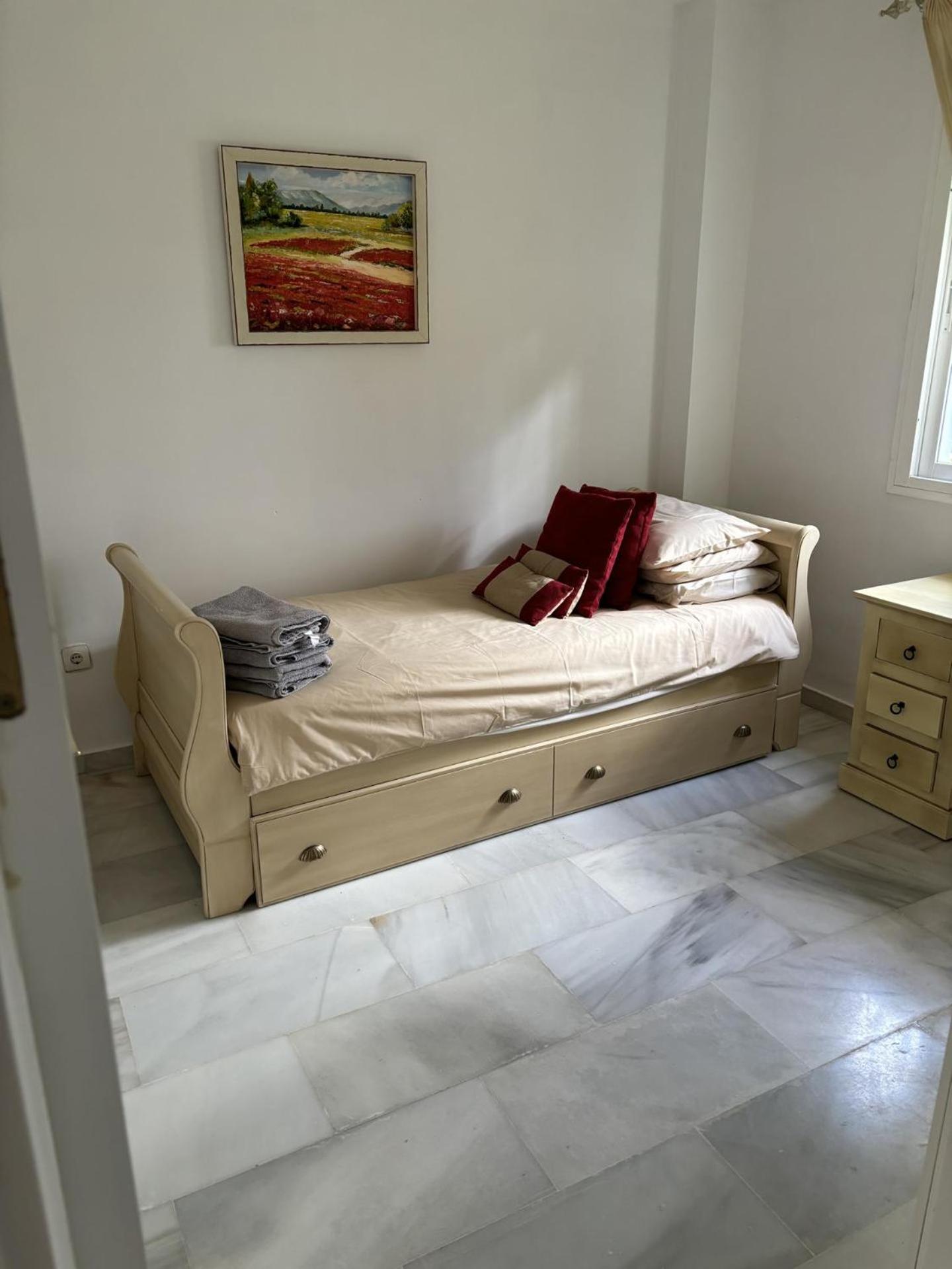 Beach Apartment - Sleeps 6 Pool & Private Terrace