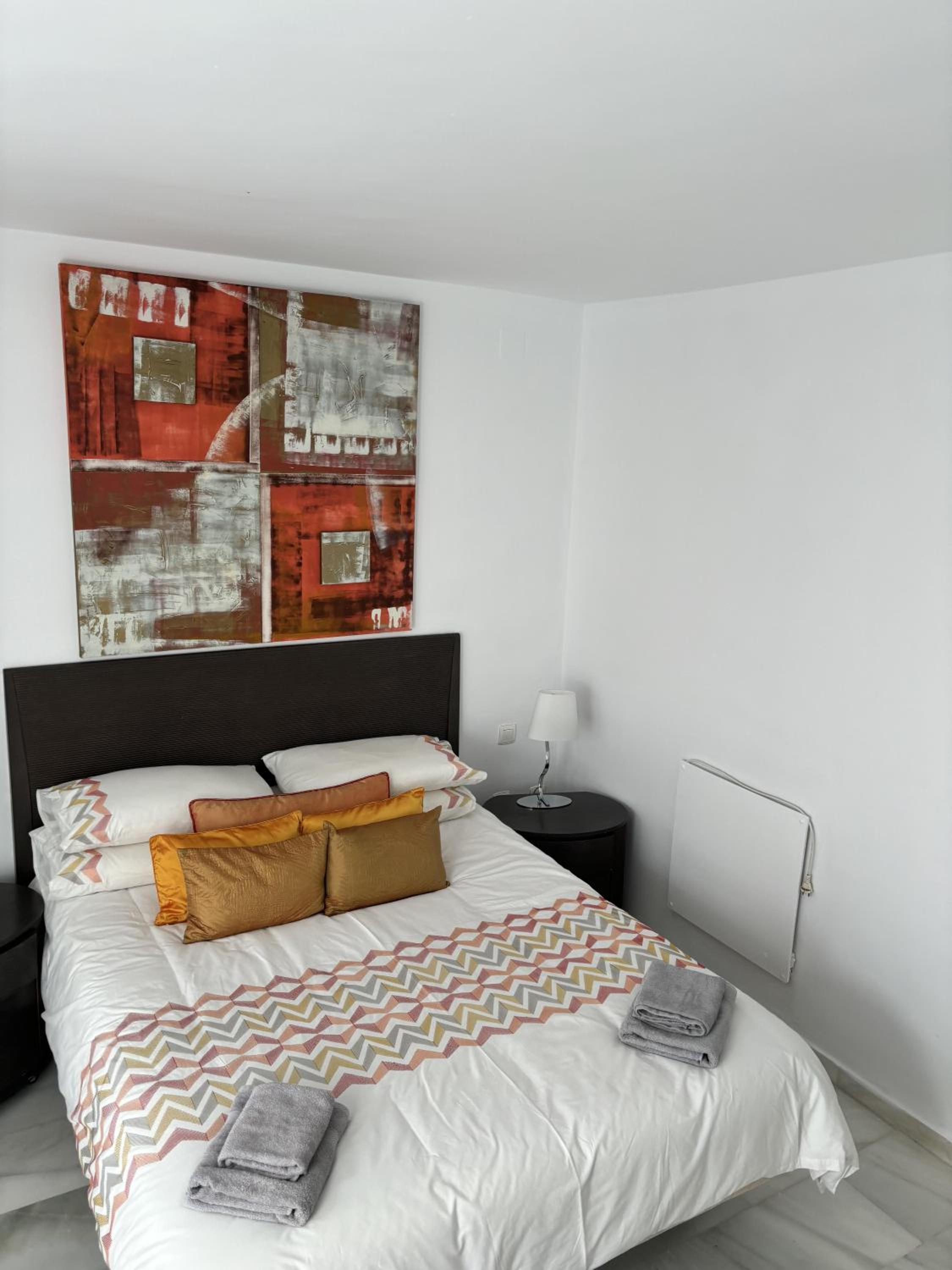 Beach Apartment - Sleeps 6 Pool & Private Terrace